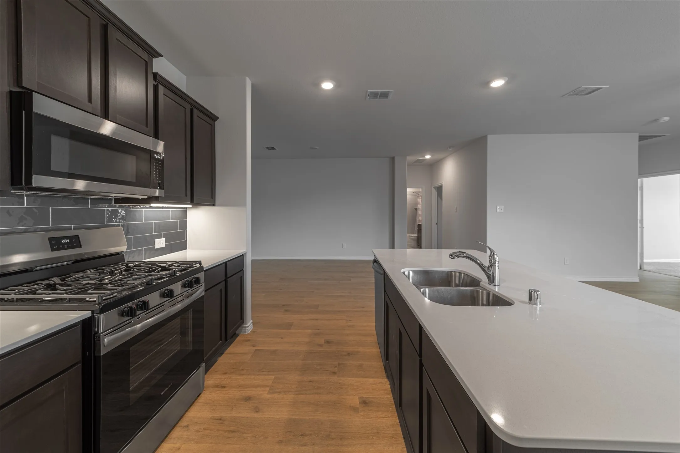 Single Family Residence For Rent in Rockwall County , 2044 Hearn Drive, Royse City, Texas 75189, 5 Bedroom, 3 Bathroom, 2 Garage spaces, 2,060 Sqft, built in 2026, mls#21390677, Real Estate Agent in Royse City, Homes For Rent in Rockwall county, Homes For Rent in Royse City, Realtor in Royse City Texas, Real Estate Brokerage Independent Realty Texas, Luminita Cordes Realtor