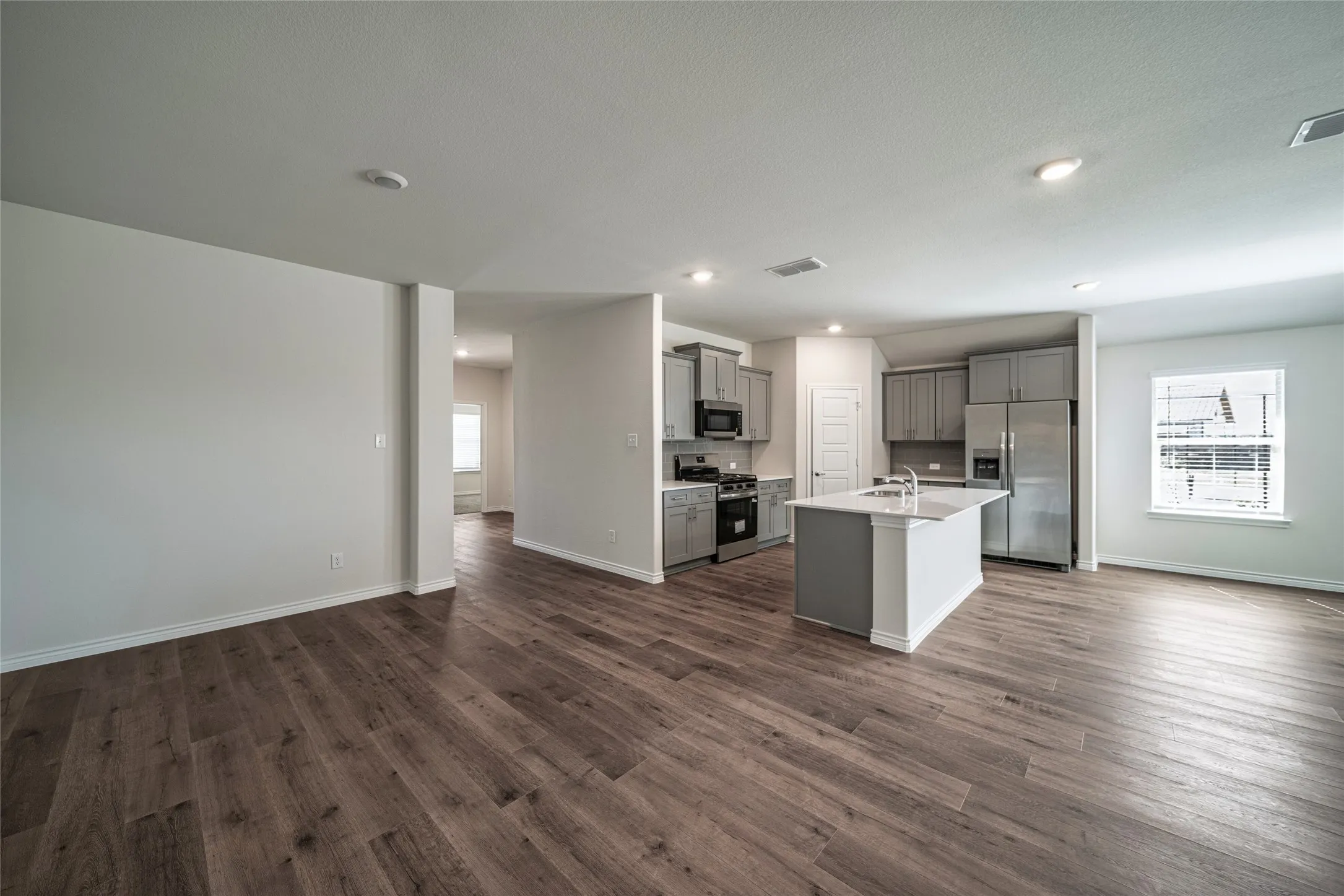 Single Family Residence For Rent in Rockwall County , 2059 Ketchum Lane, Royse City, Texas 75189, 5 Bedroom, 3 Bathroom, 2 Garage spaces, 2,060 Sqft, built in 2026, mls#21390692, Real Estate Agent in Royse City, Homes For Rent in Rockwall county, Homes For Rent in Royse City, Realtor in Royse City Texas, Real Estate Brokerage Independent Realty Texas, Luminita Cordes Realtor
