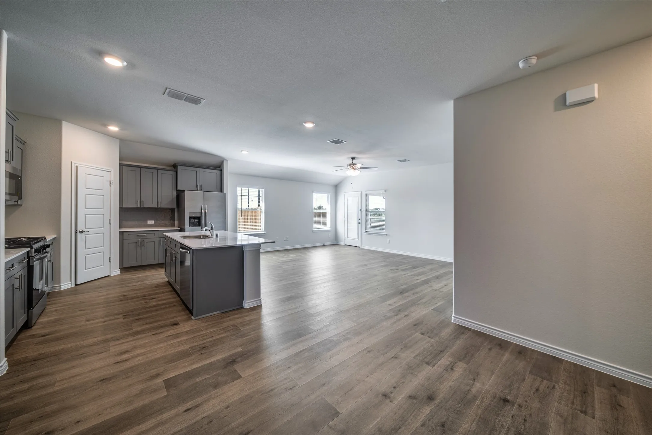 Single Family Residence For Rent in Rockwall County , 2059 Ketchum Lane, Royse City, Texas 75189, 5 Bedroom, 3 Bathroom, 2 Garage spaces, 2,060 Sqft, built in 2026, mls#21390692, Real Estate Agent in Royse City, Homes For Rent in Rockwall county, Homes For Rent in Royse City, Realtor in Royse City Texas, Real Estate Brokerage Independent Realty Texas, Luminita Cordes Realtor