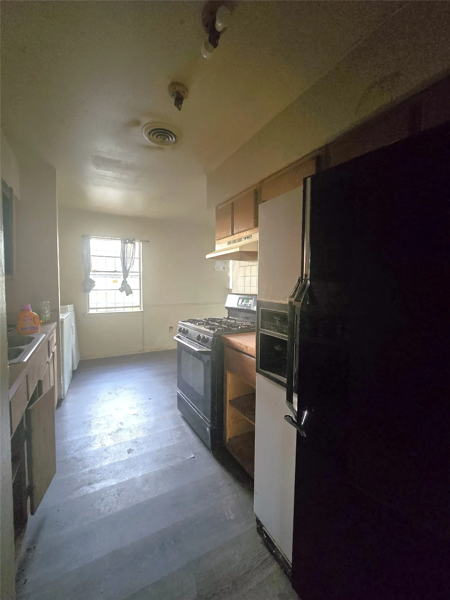 Single Family Residence For Sale in Dallas County , 7309 Broken Tree Trail, Dallas, Texas 75232, 4 Bedroom, 3 Bathroom, Garage spaces, 1,772 Sqft, built in 1962, mls#21391015, Real Estate Agent in Dallas, Homes For Sale in Dallas county, Homes For Sale in Dallas, Realtor in Dallas Texas, Real Estate Brokerage Independent Realty Texas, Luminita Cordes Realtor