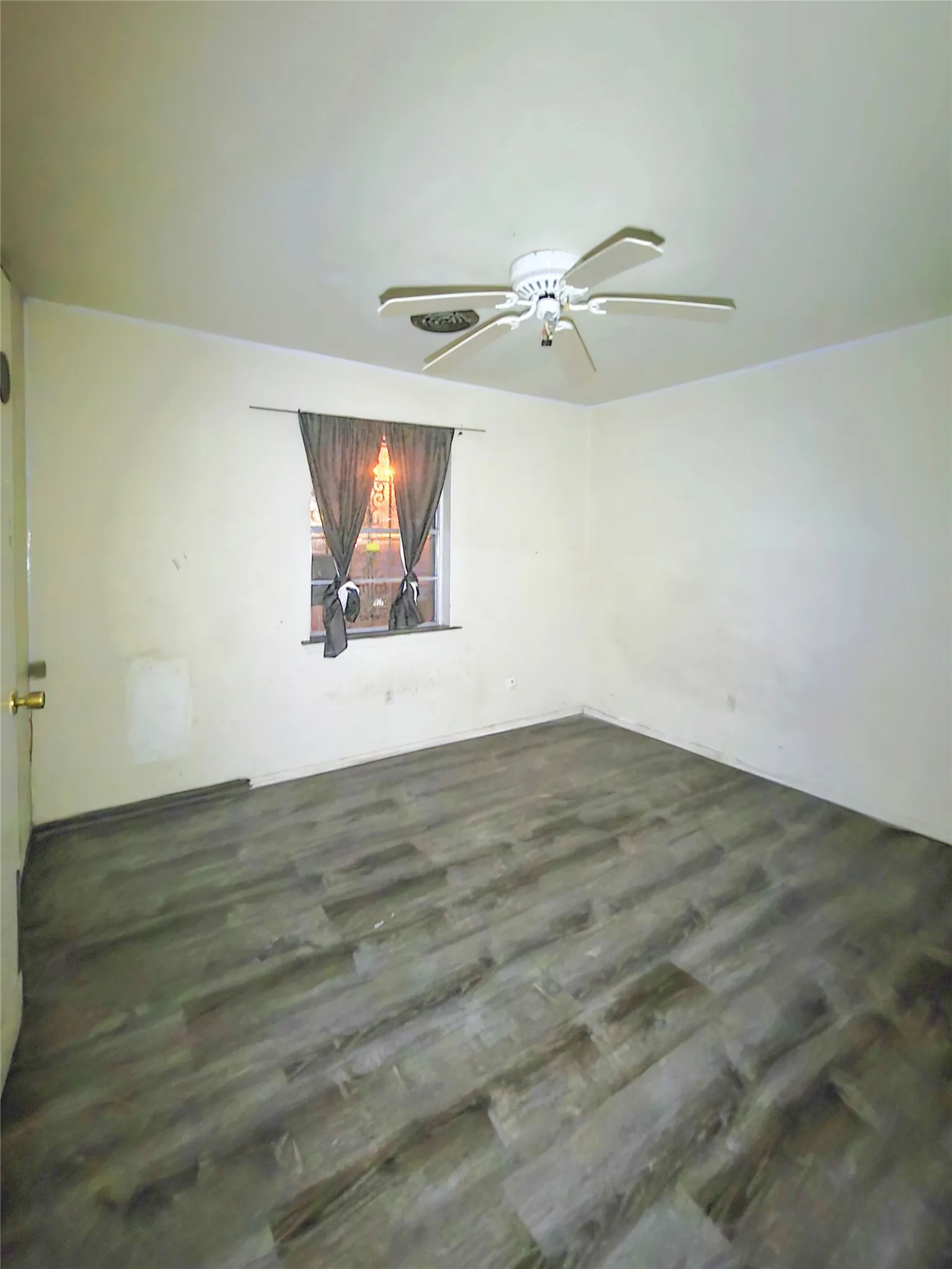Single Family Residence For Sale in Dallas County , 7309 Broken Tree Trail, Dallas, Texas 75232, 4 Bedroom, 3 Bathroom, Garage spaces, 1,772 Sqft, built in 1962, mls#21391015, Real Estate Agent in Dallas, Homes For Sale in Dallas county, Homes For Sale in Dallas, Realtor in Dallas Texas, Real Estate Brokerage Independent Realty Texas, Luminita Cordes Realtor