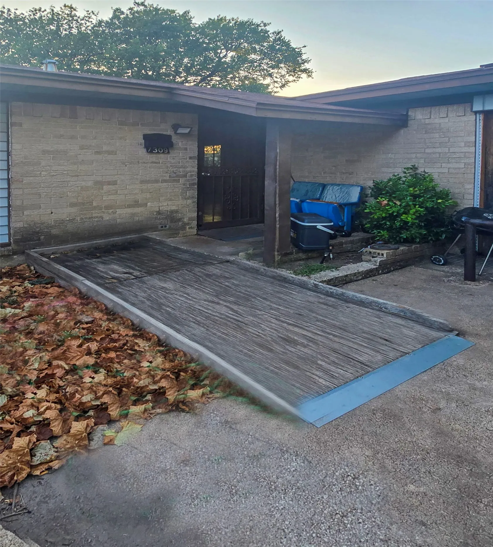 Single Family Residence For Sale in Dallas County , 7309 Broken Tree Trail, Dallas, Texas 75232, 4 Bedroom, 3 Bathroom, Garage spaces, 1,772 Sqft, built in 1962, mls#21391015, Real Estate Agent in Dallas, Homes For Sale in Dallas county, Homes For Sale in Dallas, Realtor in Dallas Texas, Real Estate Brokerage Independent Realty Texas, Luminita Cordes Realtor