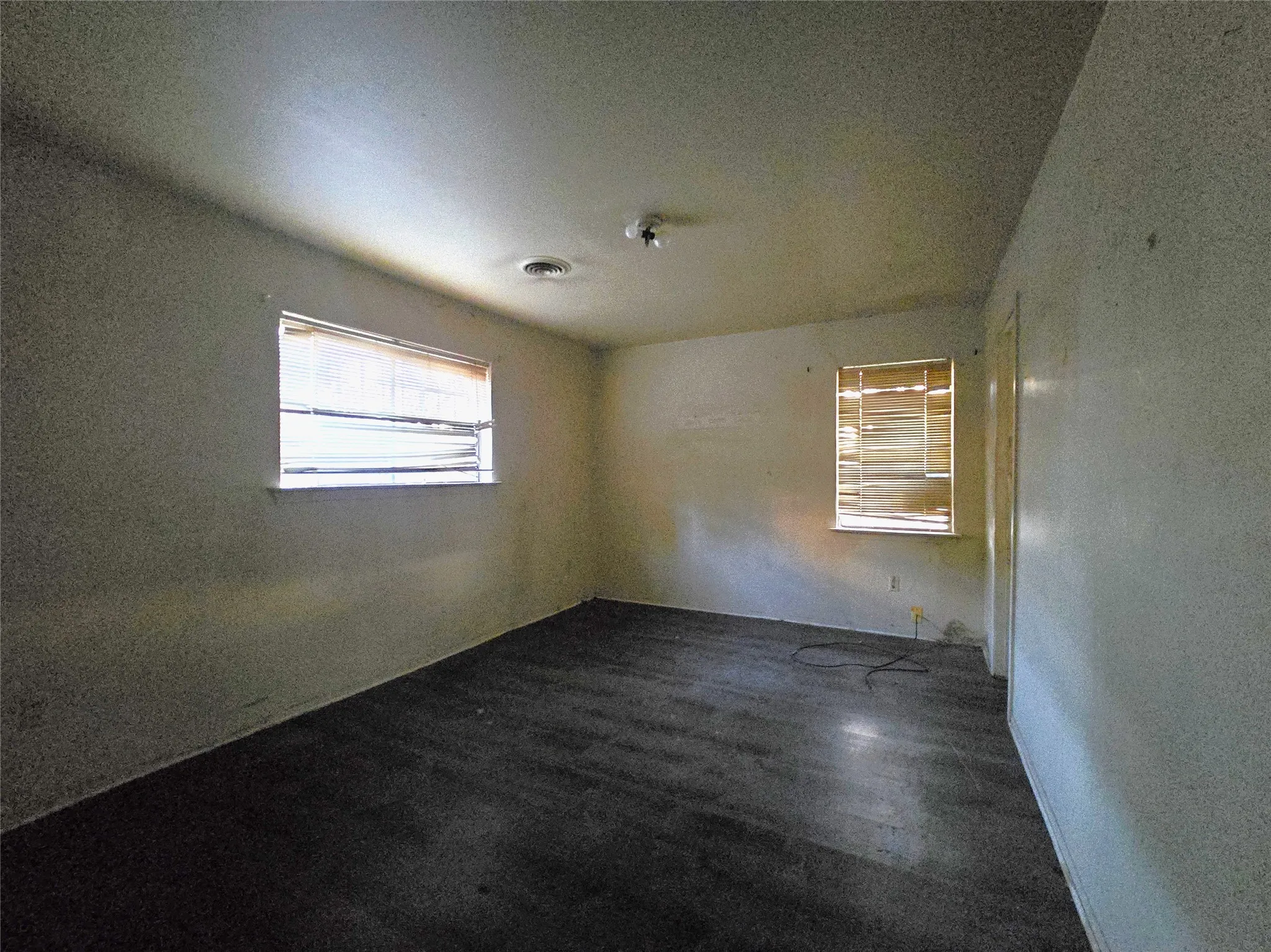 Single Family Residence For Sale in Dallas County , 7309 Broken Tree Trail, Dallas, Texas 75232, 4 Bedroom, 3 Bathroom, Garage spaces, 1,772 Sqft, built in 1962, mls#21391015, Real Estate Agent in Dallas, Homes For Sale in Dallas county, Homes For Sale in Dallas, Realtor in Dallas Texas, Real Estate Brokerage Independent Realty Texas, Luminita Cordes Realtor