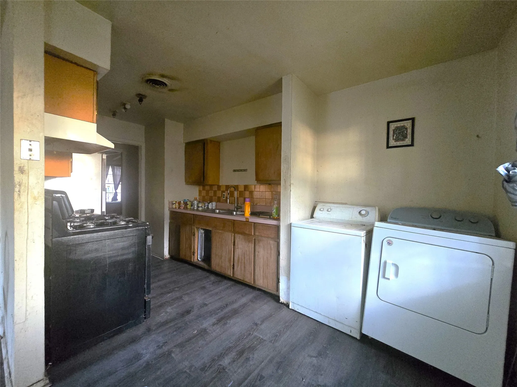 Single Family Residence For Sale in Dallas County , 7309 Broken Tree Trail, Dallas, Texas 75232, 4 Bedroom, 3 Bathroom, Garage spaces, 1,772 Sqft, built in 1962, mls#21391015, Real Estate Agent in Dallas, Homes For Sale in Dallas county, Homes For Sale in Dallas, Realtor in Dallas Texas, Real Estate Brokerage Independent Realty Texas, Luminita Cordes Realtor