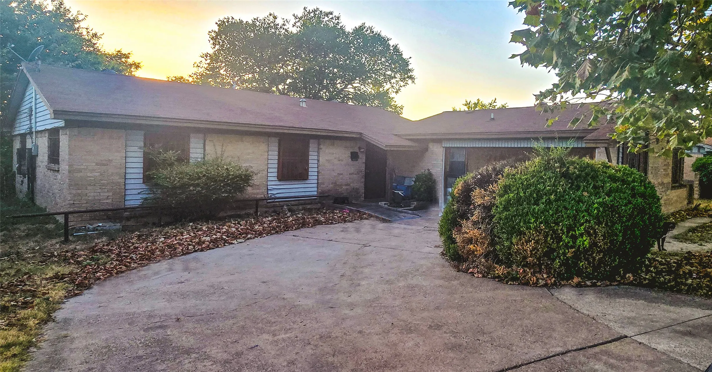 Single Family Residence For Sale in Dallas County , 7309 Broken Tree Trail, Dallas, Texas 75232, 4 Bedroom, 3 Bathroom, Garage spaces, 1,772 Sqft, built in 1962, mls#21391015, Real Estate Agent in Dallas, Homes For Sale in Dallas county, Homes For Sale in Dallas, Realtor in Dallas Texas, Real Estate Brokerage Independent Realty Texas, Luminita Cordes Realtor