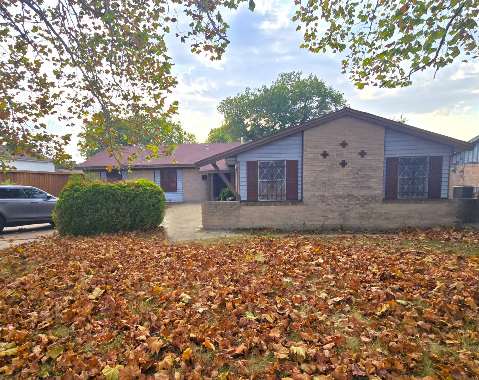 Single Family Residence For Sale in Dallas County , 7309 Broken Tree Trail, Dallas, Texas 75232, 4 Bedroom, 3 Bathroom, Garage spaces, 1,772 Sqft, built in 1962, mls#21391015, Real Estate Agent in Dallas, Homes For Sale in Dallas county, Homes For Sale in Dallas, Realtor in Dallas Texas, Real Estate Brokerage Independent Realty Texas, Luminita Cordes Realtor