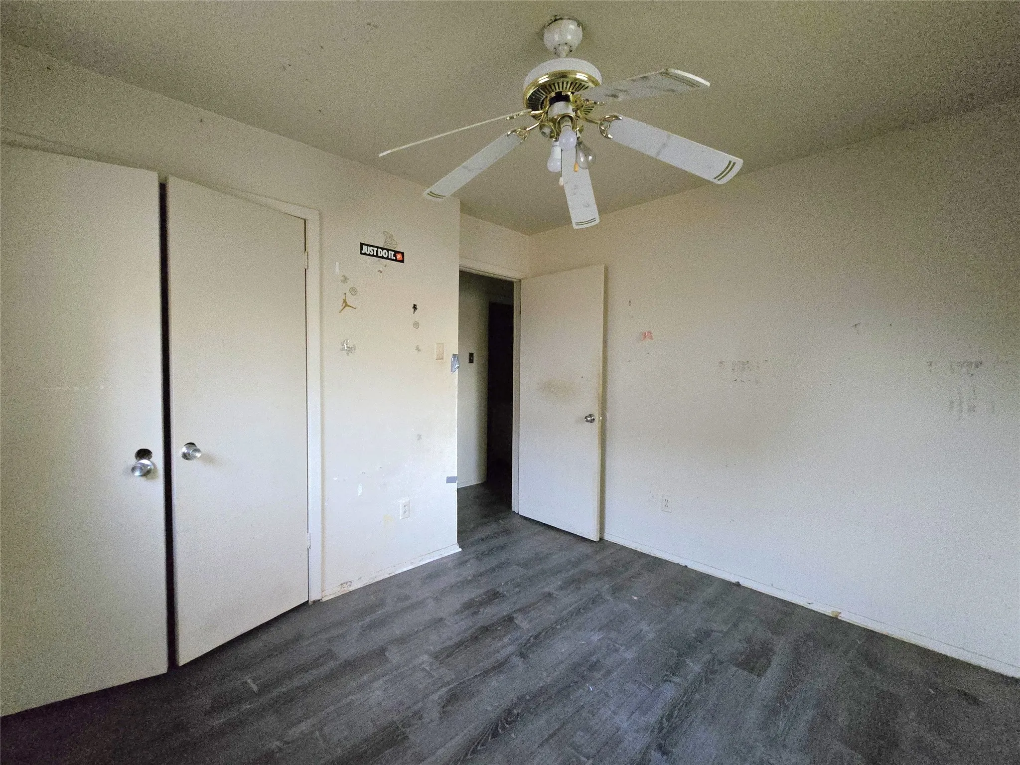 Single Family Residence For Sale in Dallas County , 7309 Broken Tree Trail, Dallas, Texas 75232, 4 Bedroom, 3 Bathroom, Garage spaces, 1,772 Sqft, built in 1962, mls#21391015, Real Estate Agent in Dallas, Homes For Sale in Dallas county, Homes For Sale in Dallas, Realtor in Dallas Texas, Real Estate Brokerage Independent Realty Texas, Luminita Cordes Realtor