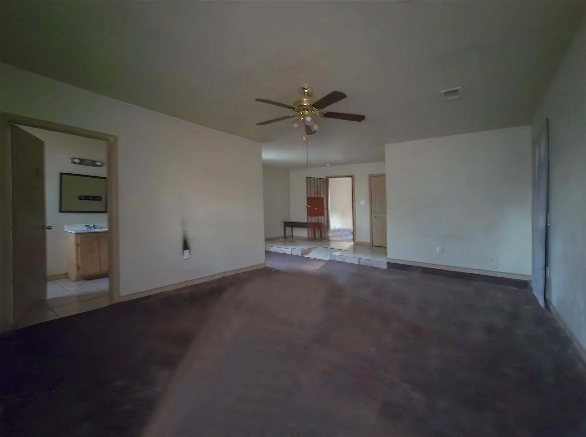 Single Family Residence For Sale in Dallas County , 7309 Broken Tree Trail, Dallas, Texas 75232, 4 Bedroom, 3 Bathroom, Garage spaces, 1,772 Sqft, built in 1962, mls#21391015, Real Estate Agent in Dallas, Homes For Sale in Dallas county, Homes For Sale in Dallas, Realtor in Dallas Texas, Real Estate Brokerage Independent Realty Texas, Luminita Cordes Realtor