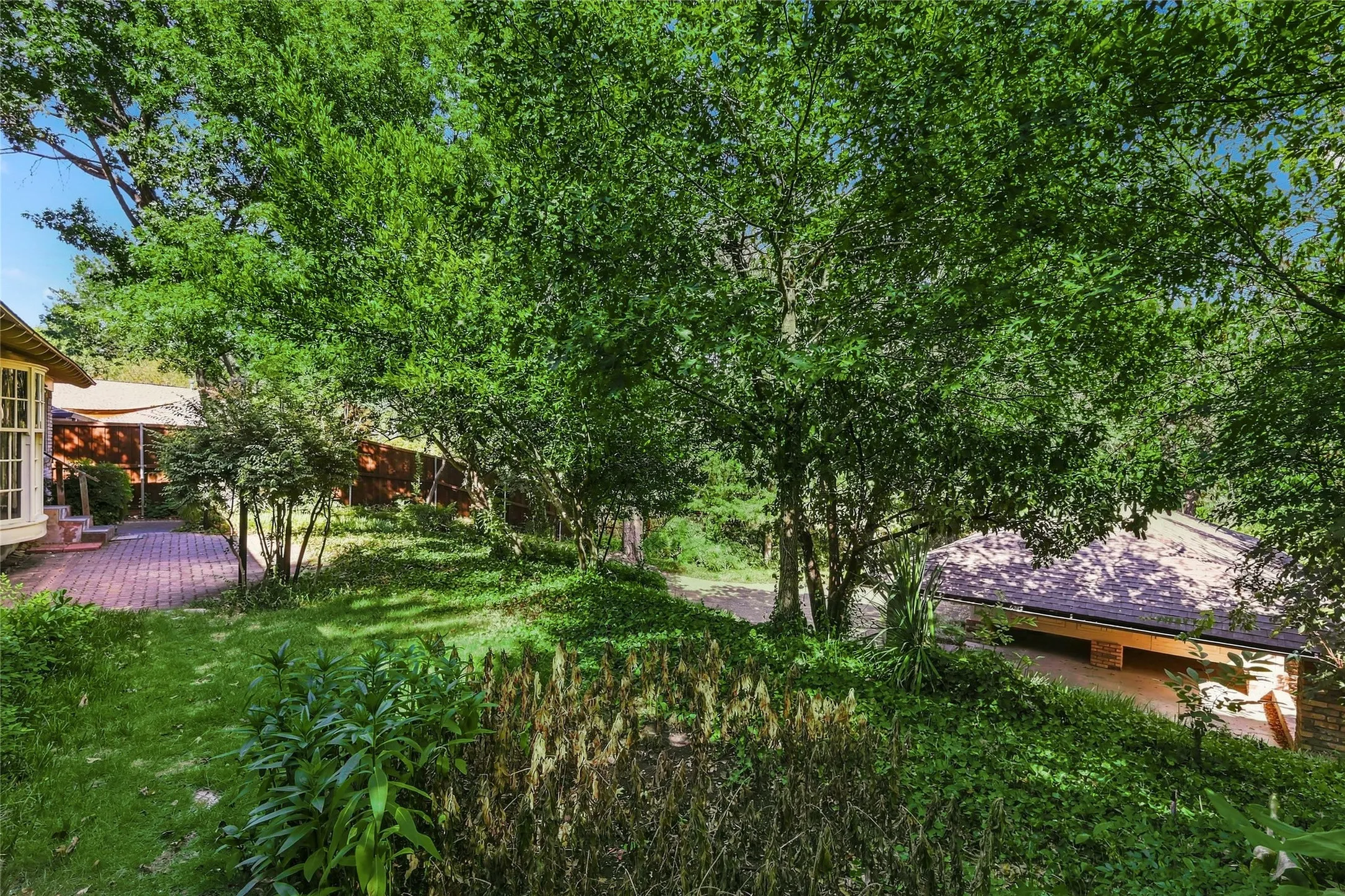 Single Family Residence For Sale in Dallas County , 802 Saint Lukes Drive Dr., Richardson, Texas 75080, 3 Bedroom, 2 Bathroom, Garage spaces, 1,905 Sqft, built in 1959, mls#21374823, Real Estate Agent in Richardson, Homes For Sale in Dallas county, Homes For Sale in Richardson, Realtor in Richardson Texas, Real Estate Brokerage Independent Realty Texas, Luminita Cordes Realtor