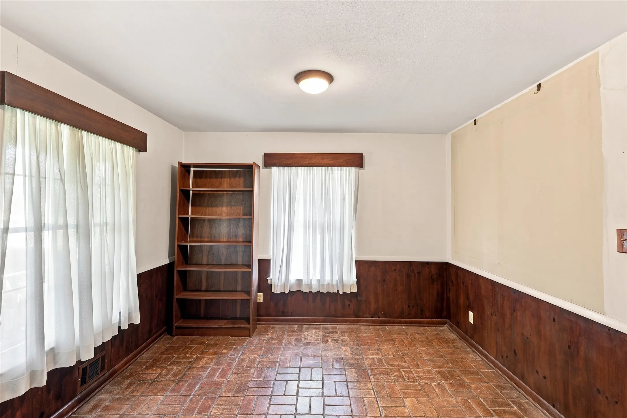 Dedicate Dining Room with Lots of Natural Lighting
