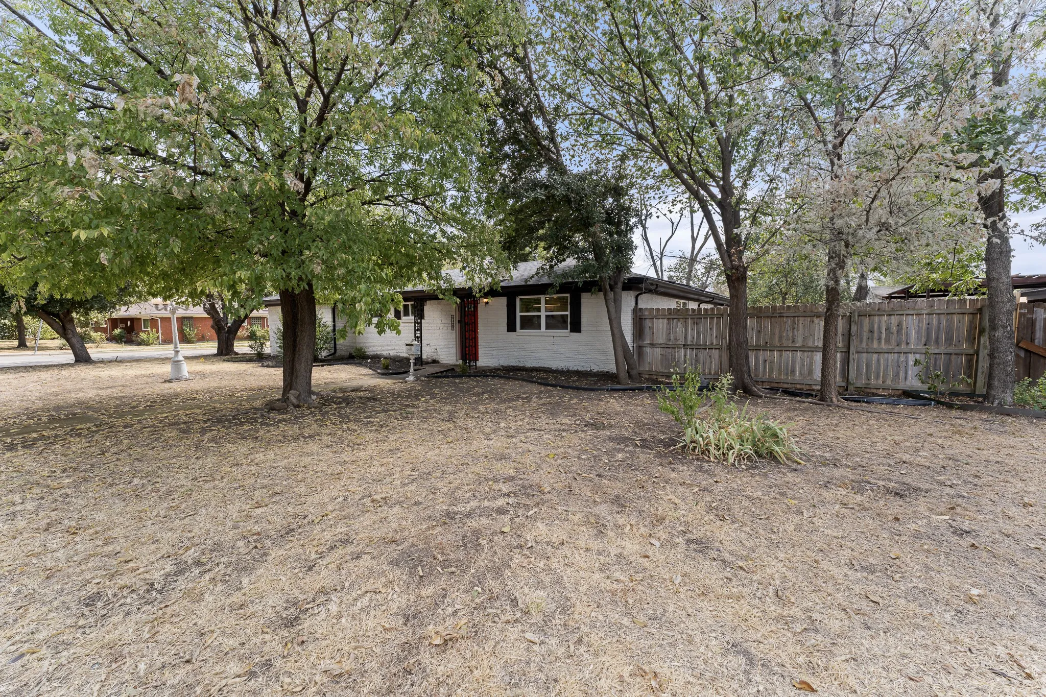 Single Family Residence For Sale in Tarrant County , 4928 Ira Street, Haltom City, Texas 76117, 3 Bedroom, 2 Bathroom, Garage spaces, 1,725 Sqft, built in 1957, mls#21390076, Real Estate Agent in Haltom City, Homes For Sale in Tarrant county, Homes For Sale in Haltom City, Realtor in Haltom City Texas, Real Estate Brokerage Independent Realty Texas, Luminita Cordes Realtor