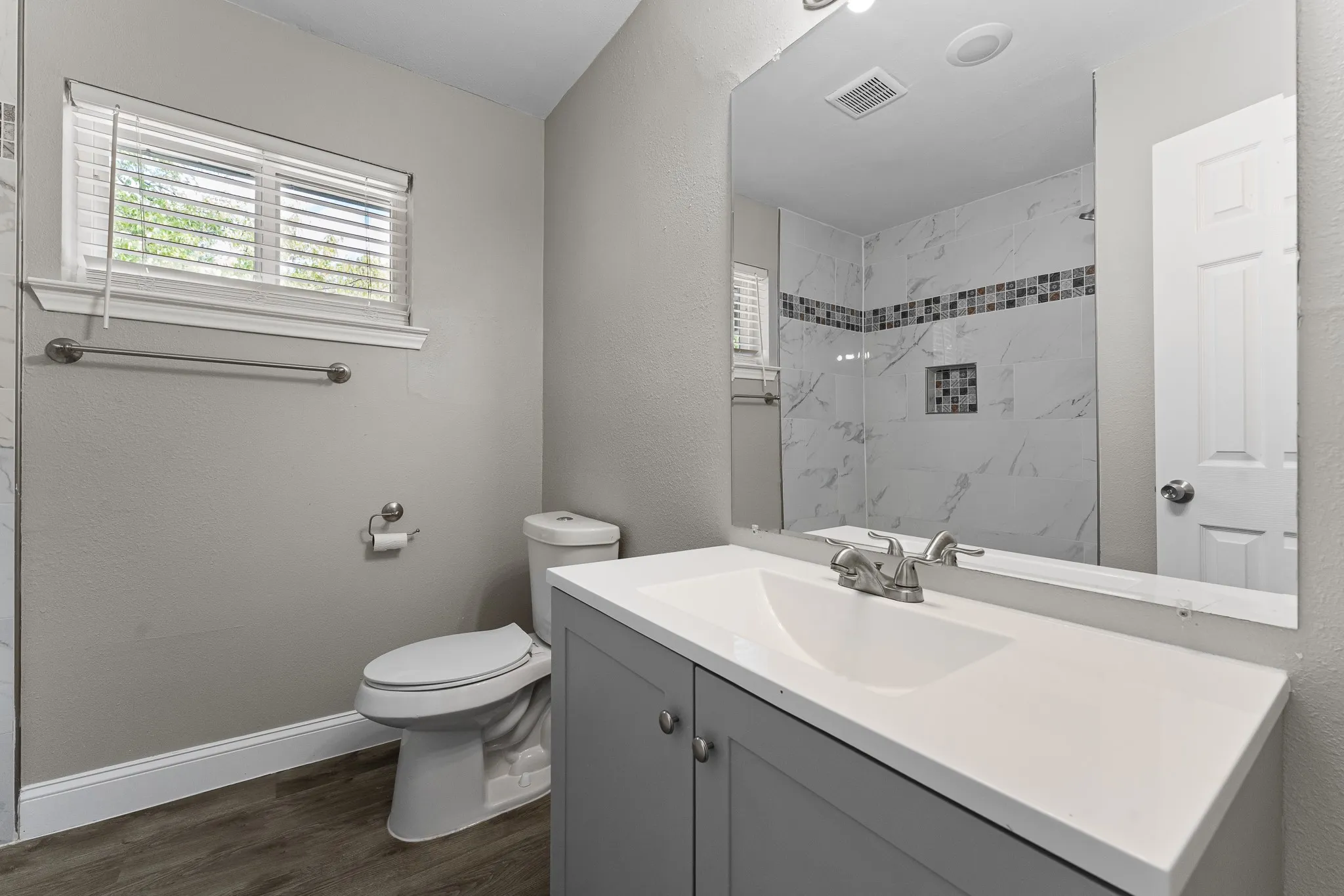 Single Family Residence For Sale in Tarrant County , 4928 Ira Street, Haltom City, Texas 76117, 3 Bedroom, 2 Bathroom, Garage spaces, 1,725 Sqft, built in 1957, mls#21390076, Real Estate Agent in Haltom City, Homes For Sale in Tarrant county, Homes For Sale in Haltom City, Realtor in Haltom City Texas, Real Estate Brokerage Independent Realty Texas, Luminita Cordes Realtor