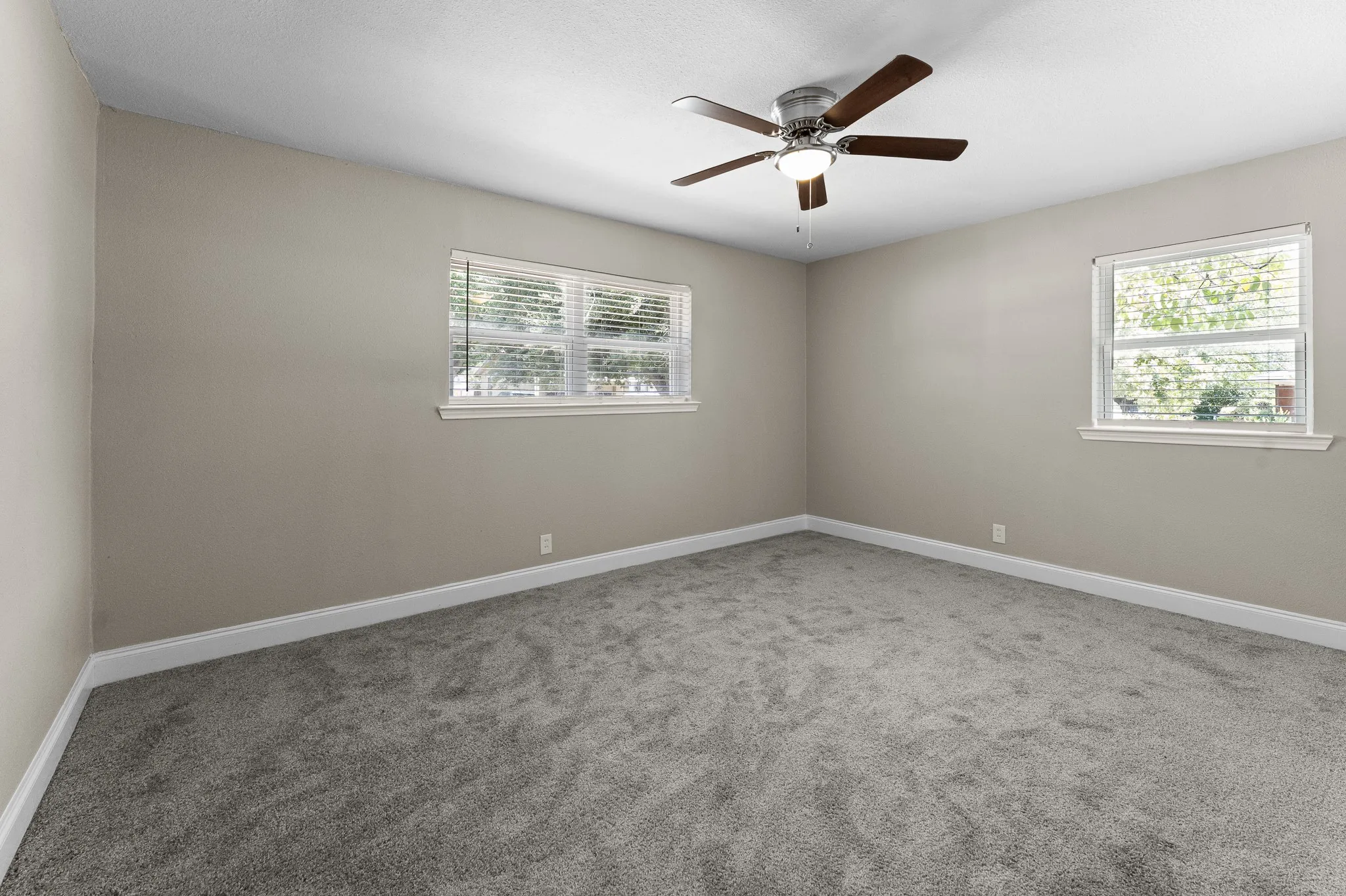 Single Family Residence For Sale in Tarrant County , 4928 Ira Street, Haltom City, Texas 76117, 3 Bedroom, 2 Bathroom, Garage spaces, 1,725 Sqft, built in 1957, mls#21390076, Real Estate Agent in Haltom City, Homes For Sale in Tarrant county, Homes For Sale in Haltom City, Realtor in Haltom City Texas, Real Estate Brokerage Independent Realty Texas, Luminita Cordes Realtor