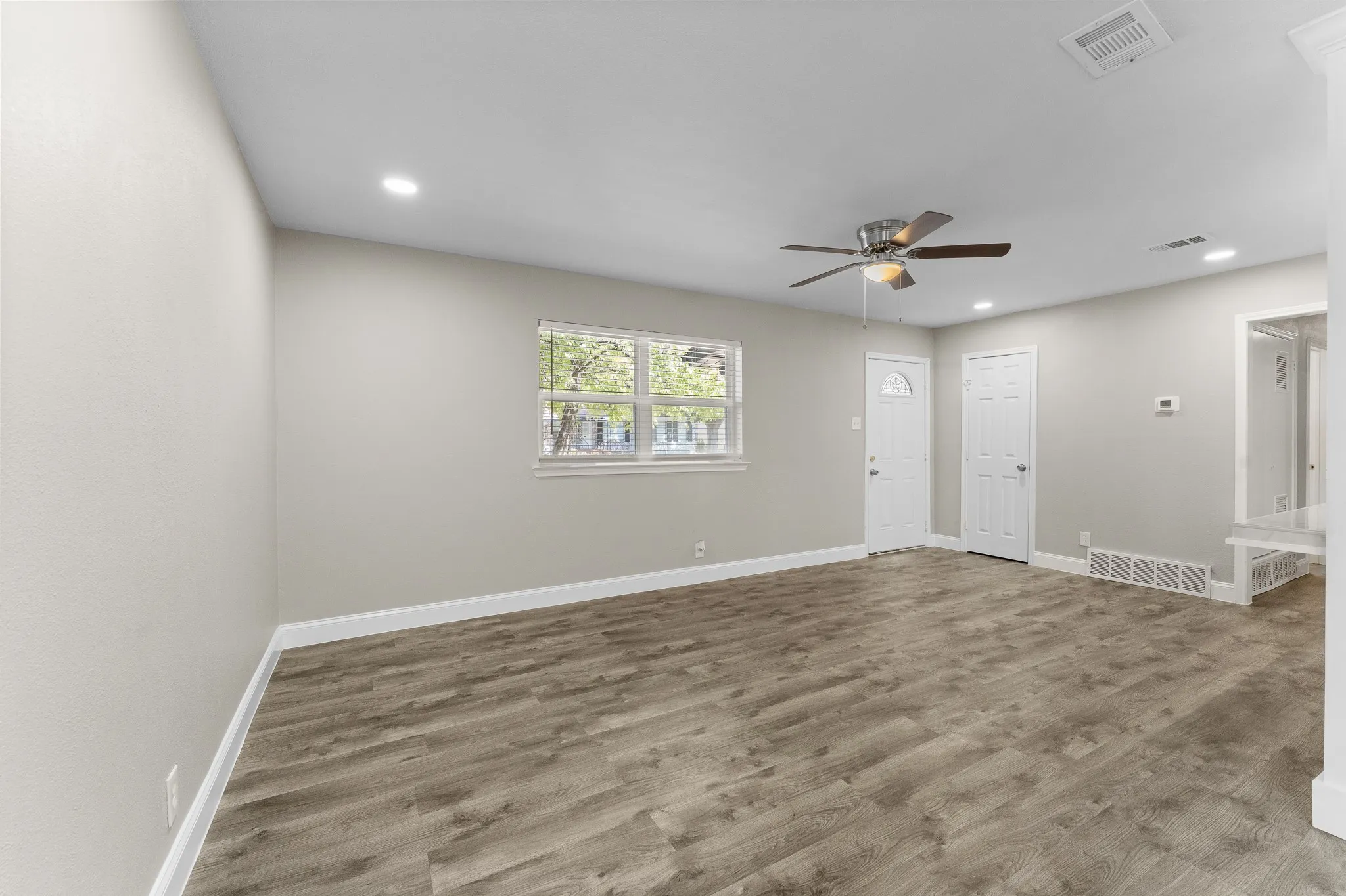 Single Family Residence For Sale in Tarrant County , 4928 Ira Street, Haltom City, Texas 76117, 3 Bedroom, 2 Bathroom, Garage spaces, 1,725 Sqft, built in 1957, mls#21390076, Real Estate Agent in Haltom City, Homes For Sale in Tarrant county, Homes For Sale in Haltom City, Realtor in Haltom City Texas, Real Estate Brokerage Independent Realty Texas, Luminita Cordes Realtor