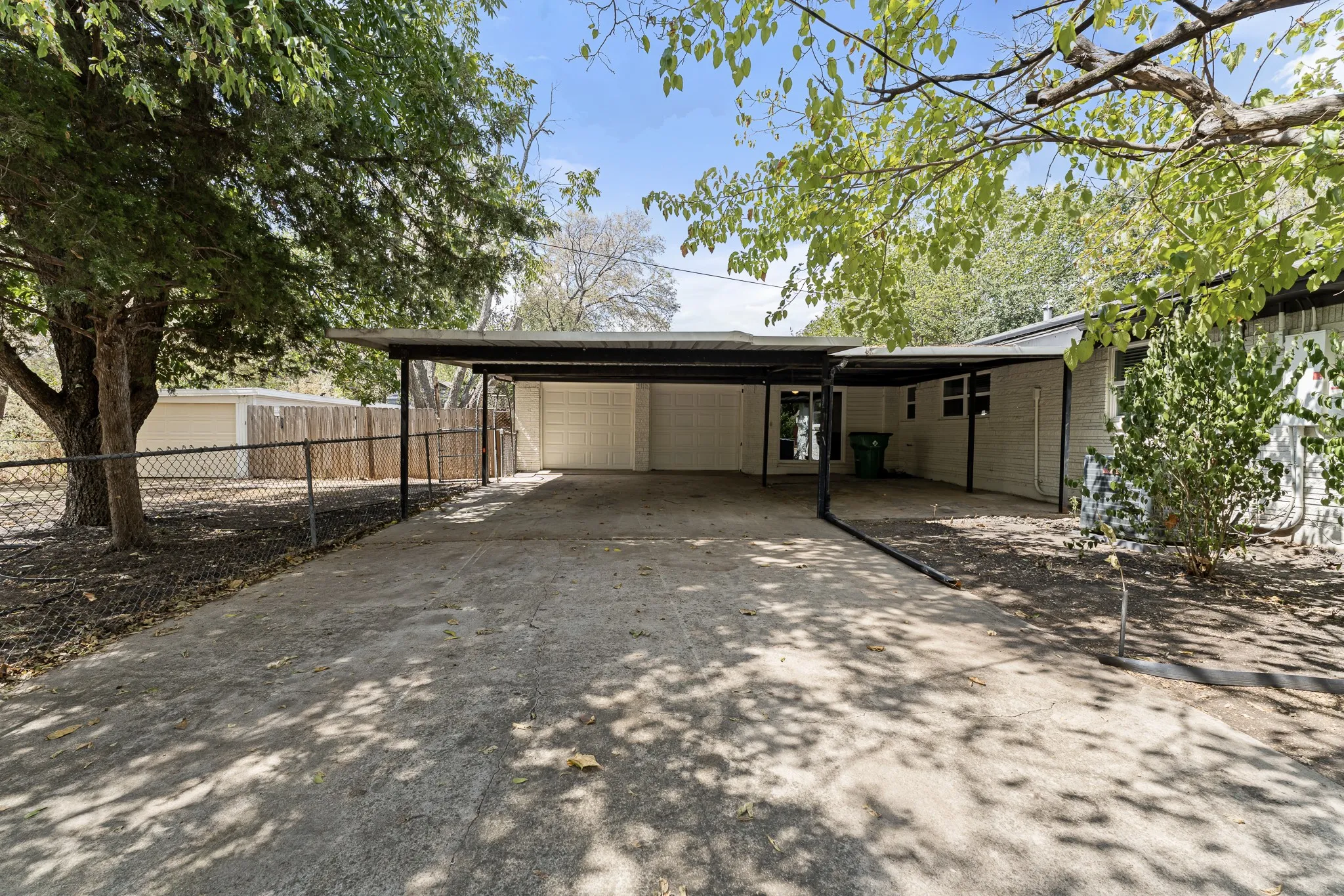 Single Family Residence For Sale in Tarrant County , 4928 Ira Street, Haltom City, Texas 76117, 3 Bedroom, 2 Bathroom, Garage spaces, 1,725 Sqft, built in 1957, mls#21390076, Real Estate Agent in Haltom City, Homes For Sale in Tarrant county, Homes For Sale in Haltom City, Realtor in Haltom City Texas, Real Estate Brokerage Independent Realty Texas, Luminita Cordes Realtor
