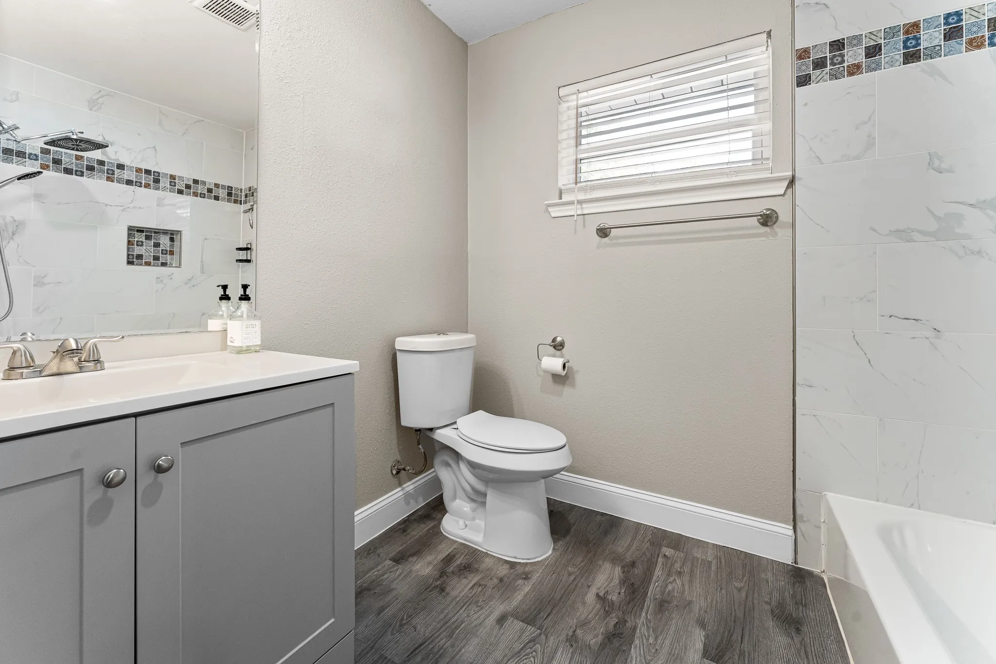 Single Family Residence For Sale in Tarrant County , 4928 Ira Street, Haltom City, Texas 76117, 3 Bedroom, 2 Bathroom, Garage spaces, 1,725 Sqft, built in 1957, mls#21390076, Real Estate Agent in Haltom City, Homes For Sale in Tarrant county, Homes For Sale in Haltom City, Realtor in Haltom City Texas, Real Estate Brokerage Independent Realty Texas, Luminita Cordes Realtor
