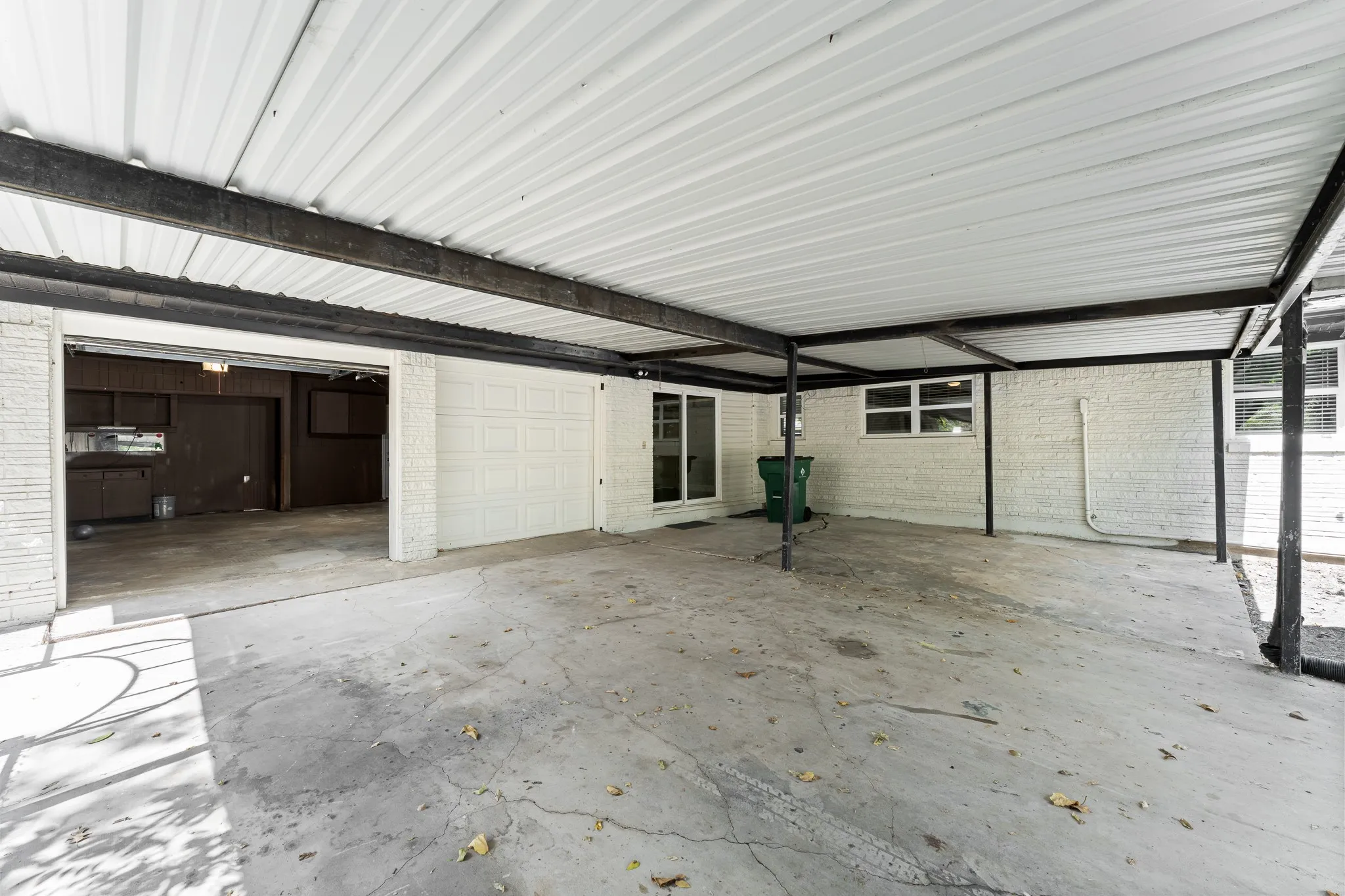 Single Family Residence For Sale in Tarrant County , 4928 Ira Street, Haltom City, Texas 76117, 3 Bedroom, 2 Bathroom, Garage spaces, 1,725 Sqft, built in 1957, mls#21390076, Real Estate Agent in Haltom City, Homes For Sale in Tarrant county, Homes For Sale in Haltom City, Realtor in Haltom City Texas, Real Estate Brokerage Independent Realty Texas, Luminita Cordes Realtor