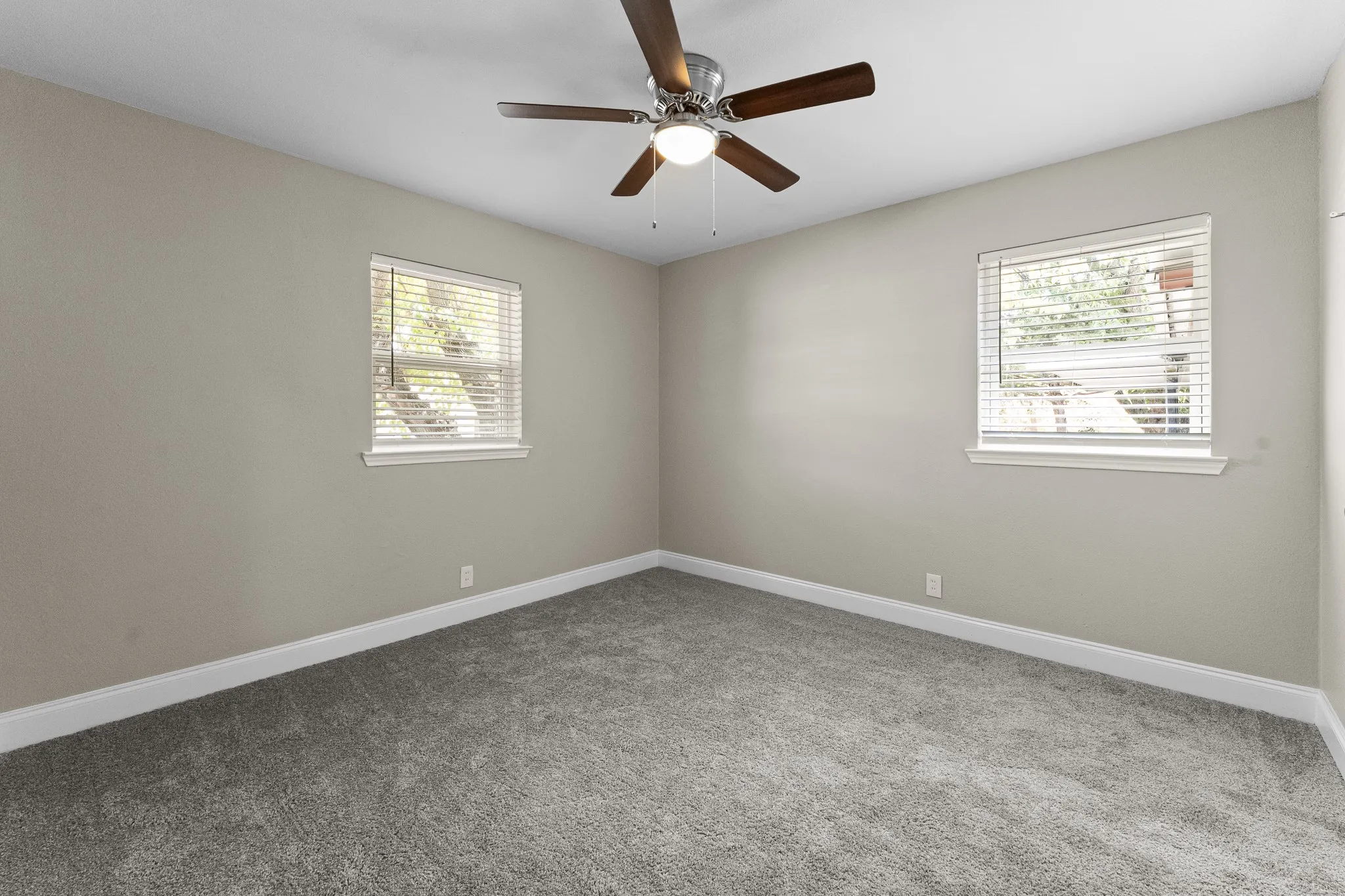 Single Family Residence For Sale in Tarrant County , 4928 Ira Street, Haltom City, Texas 76117, 3 Bedroom, 2 Bathroom, Garage spaces, 1,725 Sqft, built in 1957, mls#21390076, Real Estate Agent in Haltom City, Homes For Sale in Tarrant county, Homes For Sale in Haltom City, Realtor in Haltom City Texas, Real Estate Brokerage Independent Realty Texas, Luminita Cordes Realtor