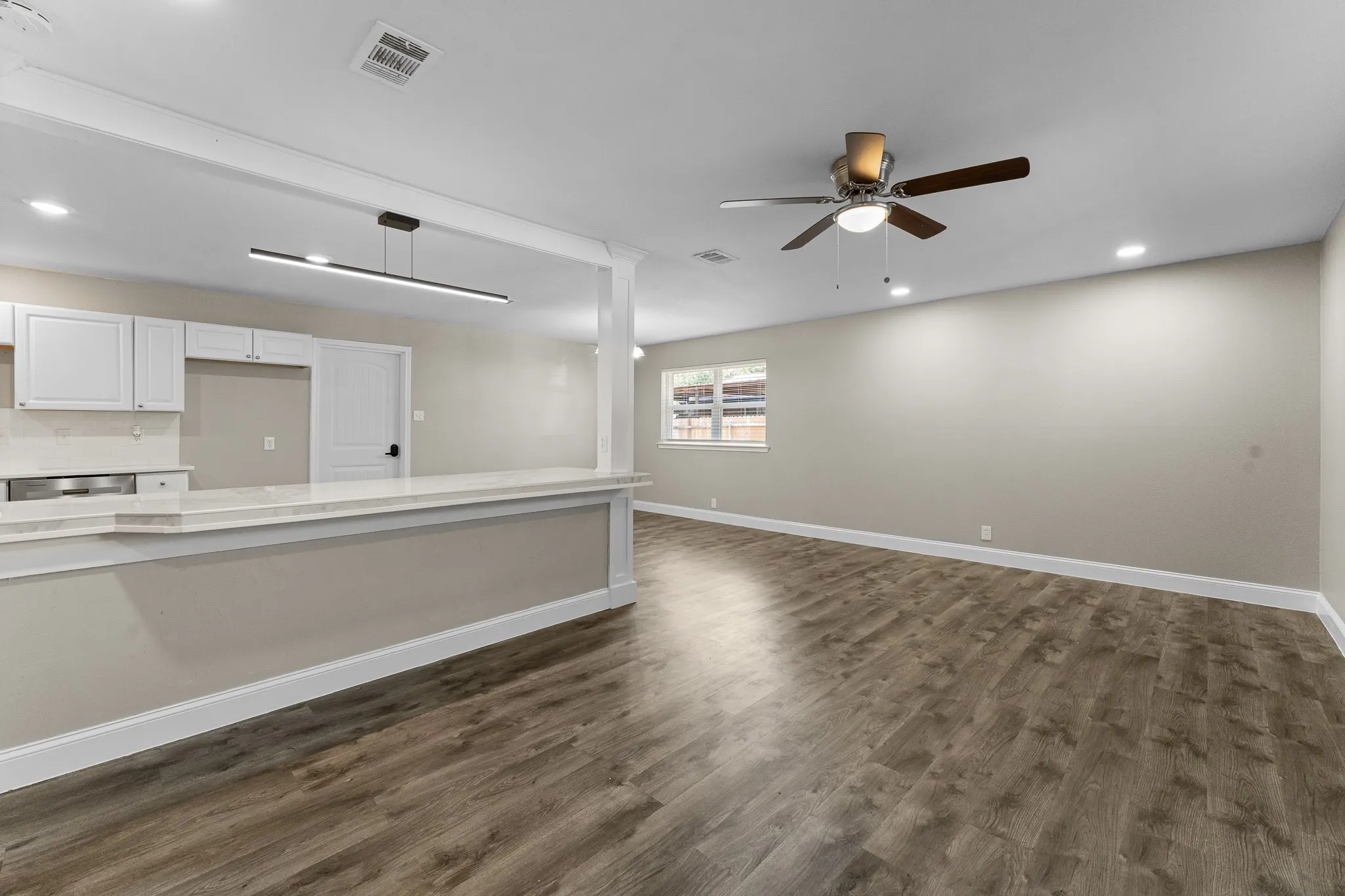 Single Family Residence For Sale in Tarrant County , 4928 Ira Street, Haltom City, Texas 76117, 3 Bedroom, 2 Bathroom, Garage spaces, 1,725 Sqft, built in 1957, mls#21390076, Real Estate Agent in Haltom City, Homes For Sale in Tarrant county, Homes For Sale in Haltom City, Realtor in Haltom City Texas, Real Estate Brokerage Independent Realty Texas, Luminita Cordes Realtor