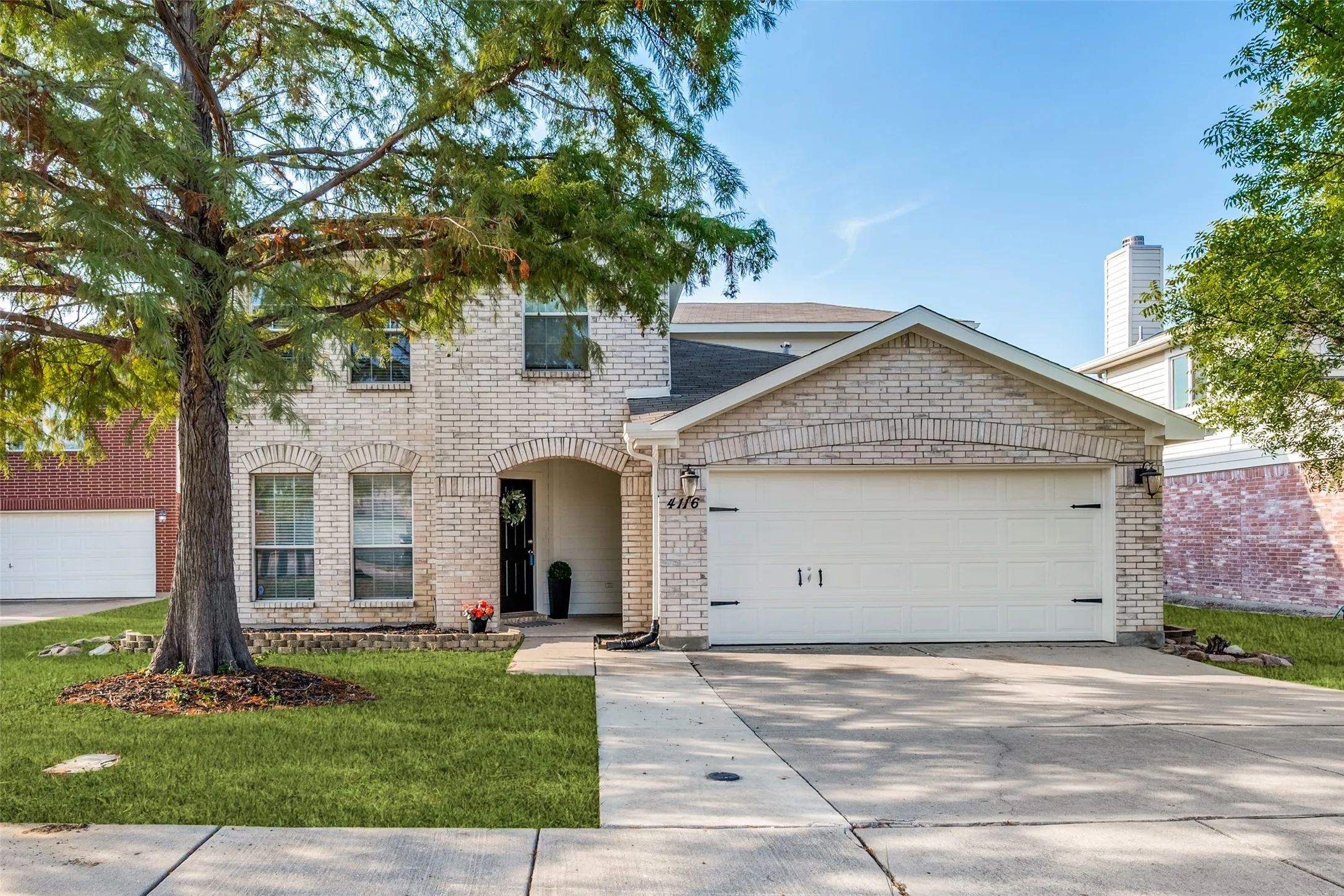 Single Family Residence For Sale in Tarrant County , 4116 Milestone Court, Fort Worth, Texas 76244, 5 Bedroom, 4 Bathroom, 2 Garage spaces, 2,533 Sqft, built in 2003, mls#21390620, Real Estate Agent in Fort Worth, Homes For Sale in Tarrant county, Homes For Sale in Fort Worth, Realtor in Fort Worth Texas, Real Estate Brokerage Independent Realty Texas, Luminita Cordes Realtor