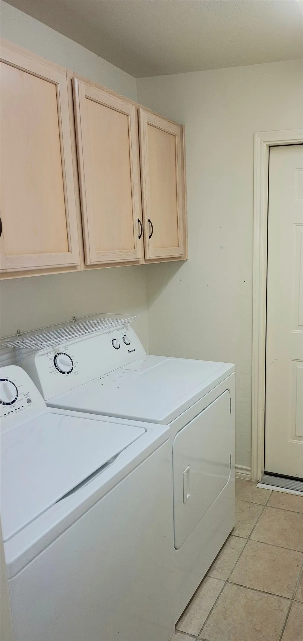 Condominium For Sale in Tarrant County , 918 Bridges Drive, Arlington, Texas 76012, 3 Bedroom, 2 Bathroom, 2 Garage spaces, 1,729 Sqft, built in 2000, mls#21387524, Real Estate Agent in Arlington, Homes For Sale in Tarrant county, Homes For Sale in Arlington, Realtor in Arlington Texas, Real Estate Brokerage Independent Realty Texas, Luminita Cordes Realtor