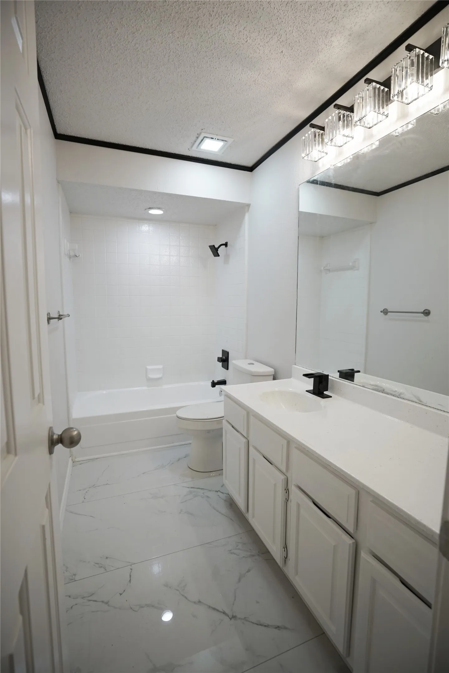 Single Family Residence For Sale in Denton County , 3007 Pacifica Street, Carrollton, Texas 75007, 2 Bedroom, 2 Bathroom, 2 Garage spaces, 1,720 Sqft, built in 1986, mls#21391019, Real Estate Agent in Carrollton, Homes For Sale in Denton county, Homes For Sale in Carrollton, Realtor in Carrollton Texas, Real Estate Brokerage Independent Realty Texas, Luminita Cordes Realtor