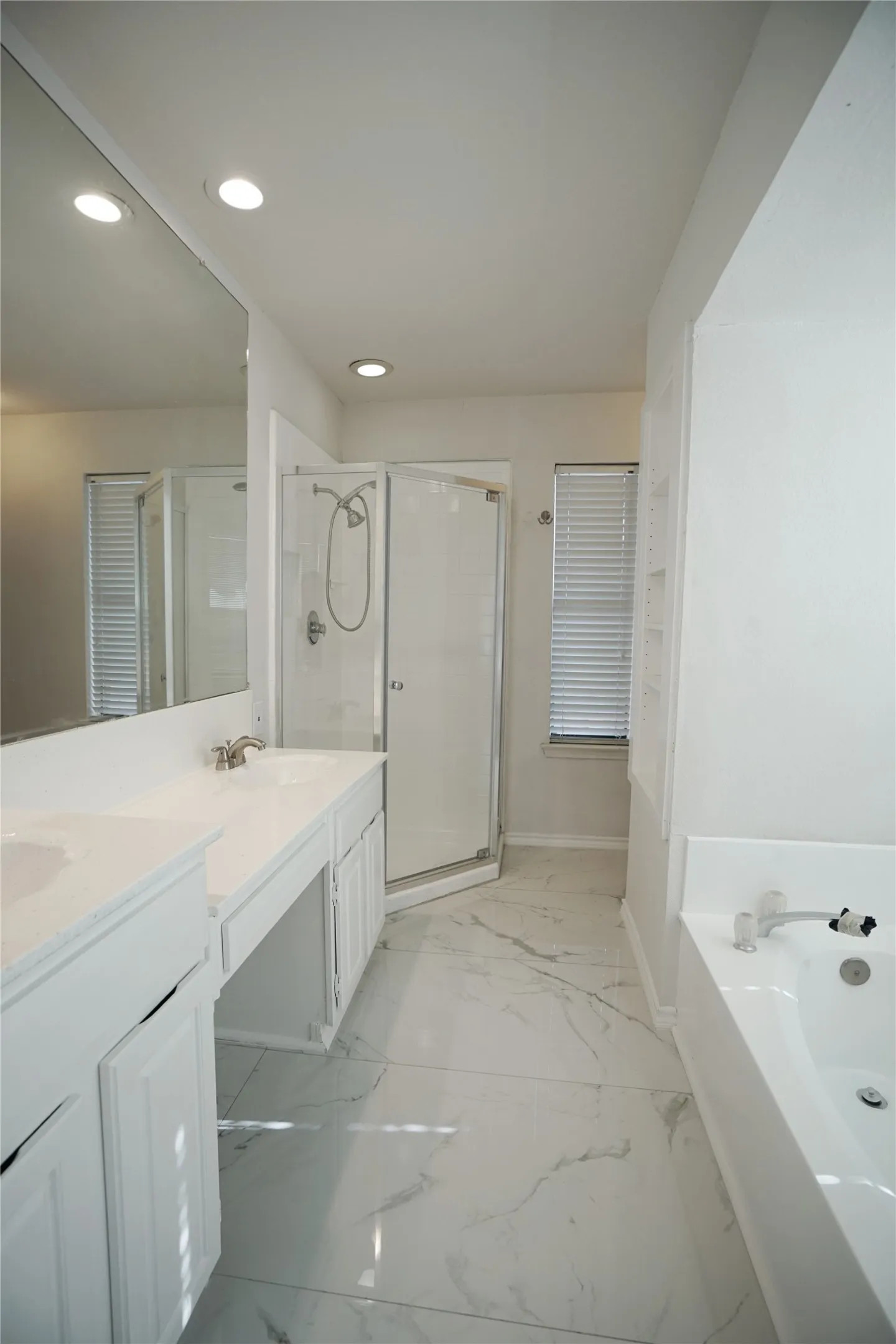 Single Family Residence For Sale in Denton County , 3007 Pacifica Street, Carrollton, Texas 75007, 2 Bedroom, 2 Bathroom, 2 Garage spaces, 1,720 Sqft, built in 1986, mls#21391019, Real Estate Agent in Carrollton, Homes For Sale in Denton county, Homes For Sale in Carrollton, Realtor in Carrollton Texas, Real Estate Brokerage Independent Realty Texas, Luminita Cordes Realtor
