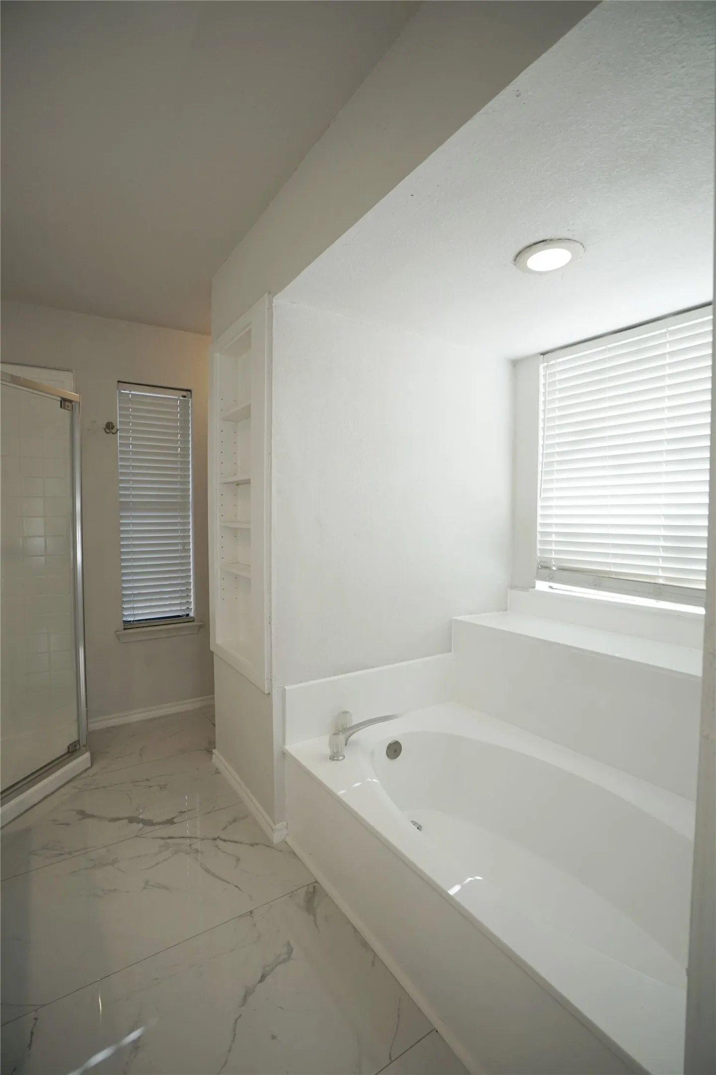Single Family Residence For Sale in Denton County , 3007 Pacifica Street, Carrollton, Texas 75007, 2 Bedroom, 2 Bathroom, 2 Garage spaces, 1,720 Sqft, built in 1986, mls#21391019, Real Estate Agent in Carrollton, Homes For Sale in Denton county, Homes For Sale in Carrollton, Realtor in Carrollton Texas, Real Estate Brokerage Independent Realty Texas, Luminita Cordes Realtor