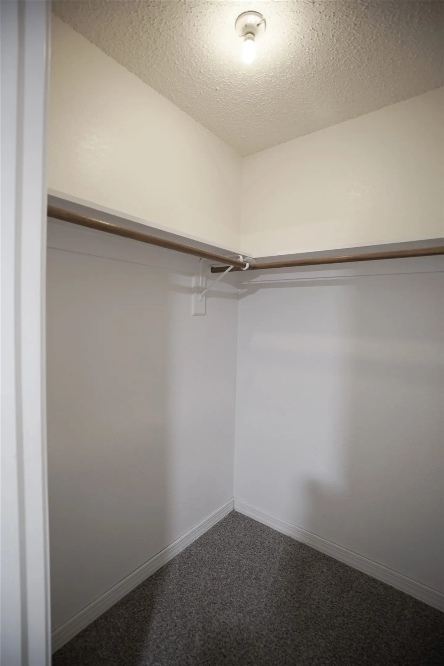 Single Family Residence For Sale in Denton County , 3007 Pacifica Street, Carrollton, Texas 75007, 2 Bedroom, 2 Bathroom, 2 Garage spaces, 1,720 Sqft, built in 1986, mls#21391019, Real Estate Agent in Carrollton, Homes For Sale in Denton county, Homes For Sale in Carrollton, Realtor in Carrollton Texas, Real Estate Brokerage Independent Realty Texas, Luminita Cordes Realtor