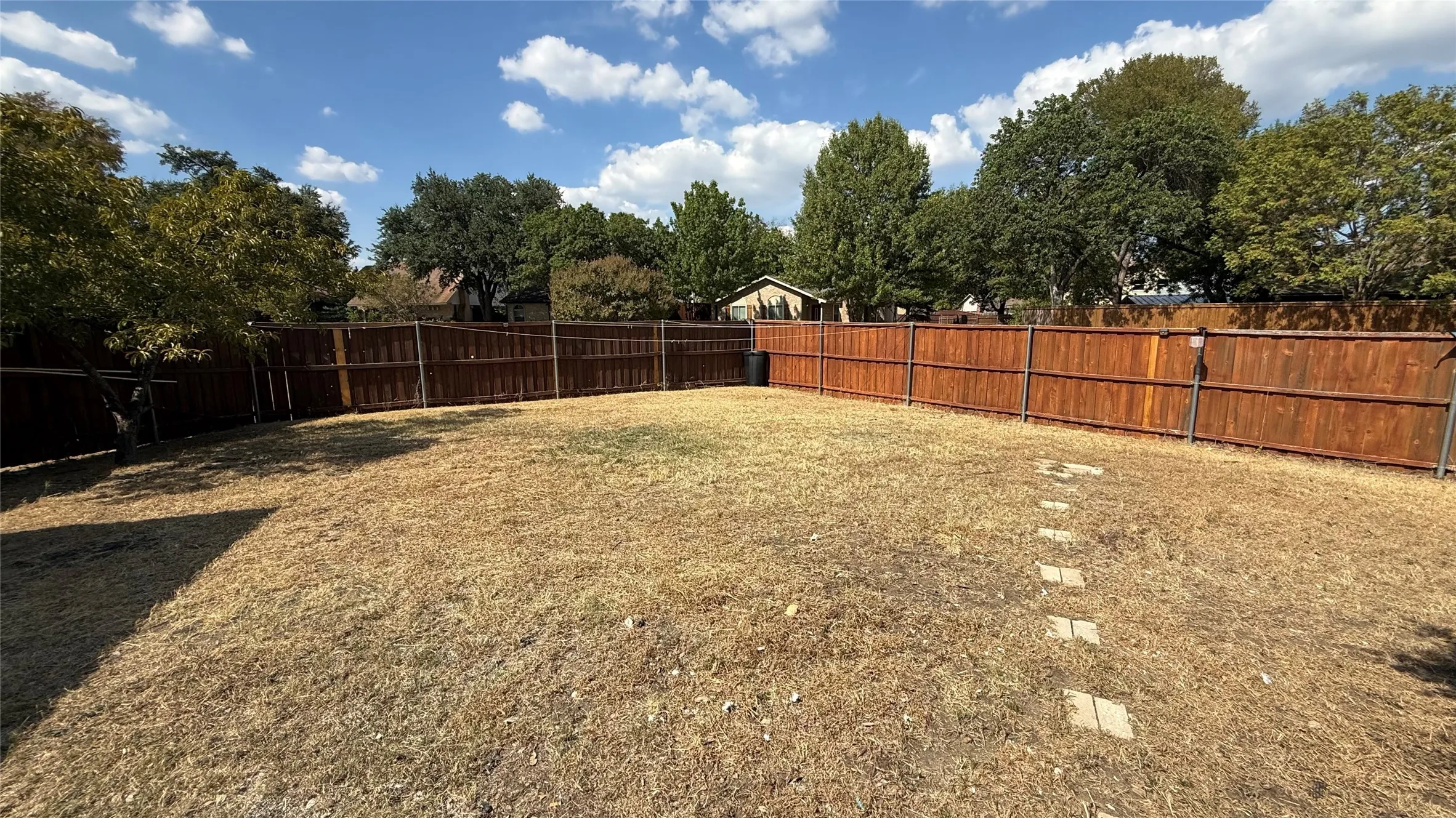 Single Family Residence For Rent in Dallas County , 5537 Jester Drive, Garland, Texas 75044, 3 Bedroom, 2 Bathroom, 2 Garage spaces, 1,334 Sqft, built in 1977, mls#21390924, Real Estate Agent in Garland, Homes For Rent in Dallas county, Homes For Rent in Garland, Realtor in Garland Texas, Real Estate Brokerage Independent Realty Texas, Luminita Cordes Realtor