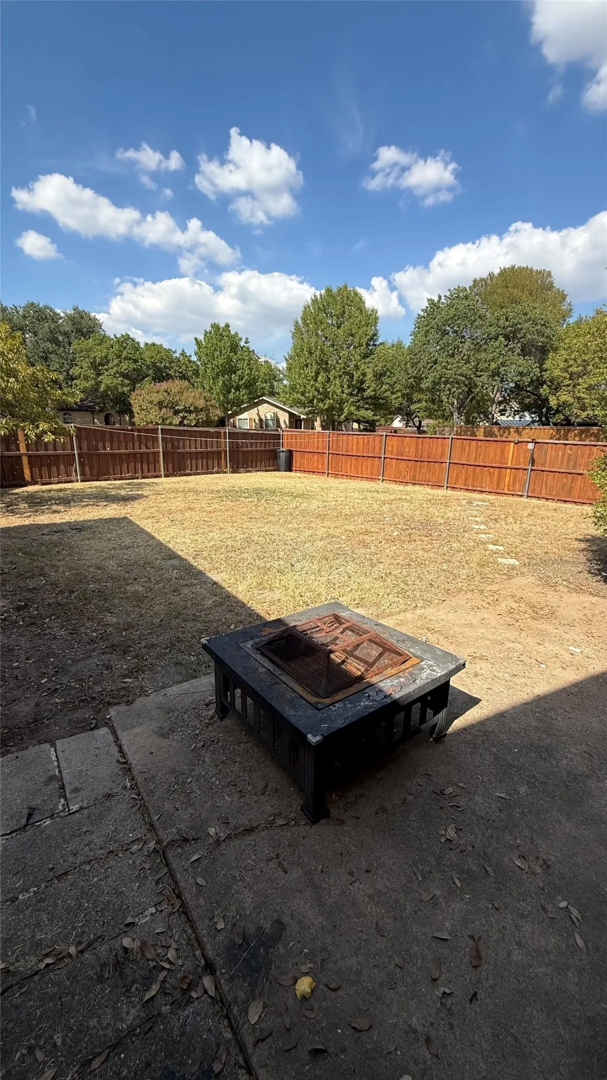 Single Family Residence For Rent in Dallas County , 5537 Jester Drive, Garland, Texas 75044, 3 Bedroom, 2 Bathroom, 2 Garage spaces, 1,334 Sqft, built in 1977, mls#21390924, Real Estate Agent in Garland, Homes For Rent in Dallas county, Homes For Rent in Garland, Realtor in Garland Texas, Real Estate Brokerage Independent Realty Texas, Luminita Cordes Realtor