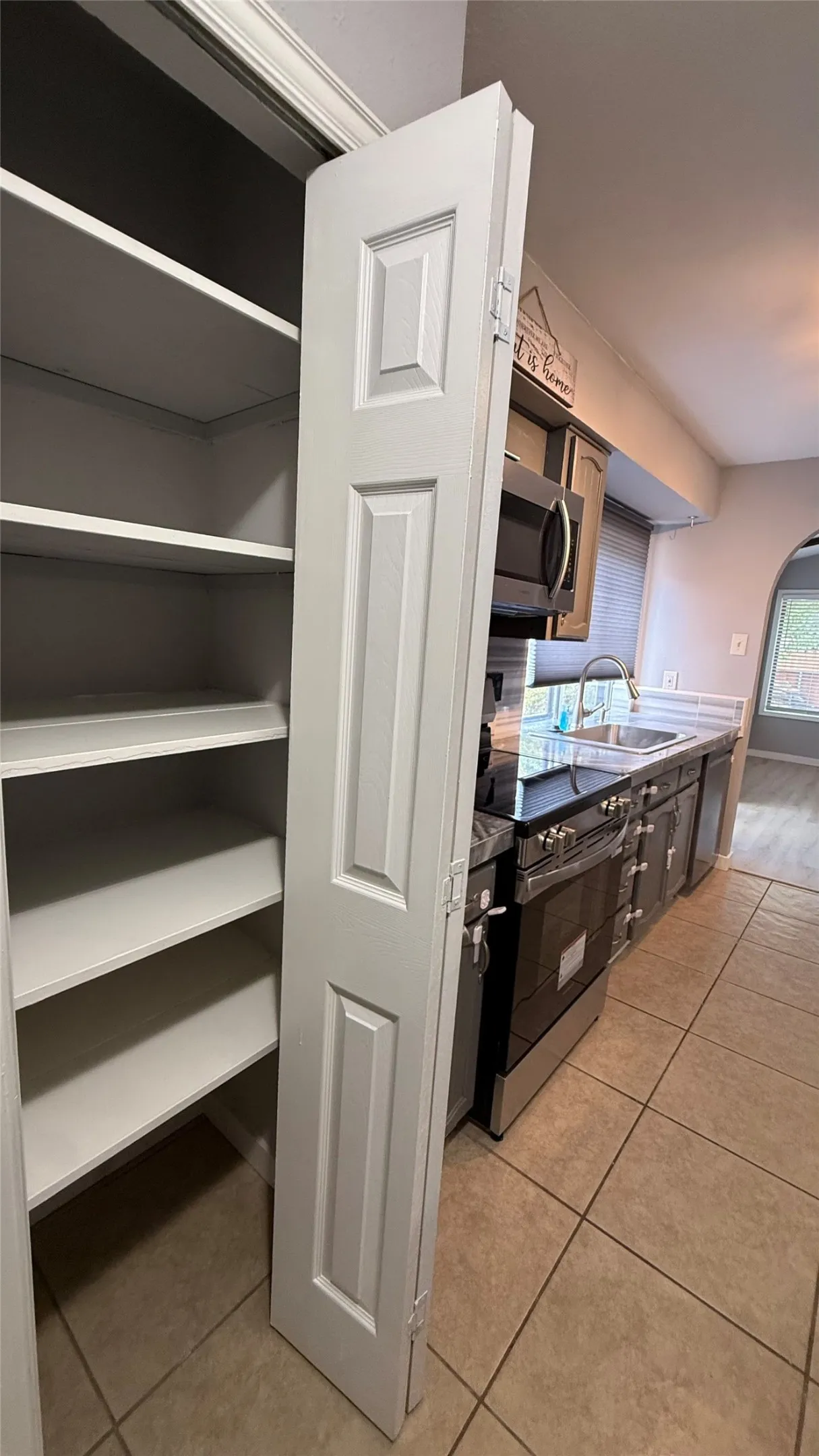 Single Family Residence For Rent in Dallas County , 5537 Jester Drive, Garland, Texas 75044, 3 Bedroom, 2 Bathroom, 2 Garage spaces, 1,334 Sqft, built in 1977, mls#21390924, Real Estate Agent in Garland, Homes For Rent in Dallas county, Homes For Rent in Garland, Realtor in Garland Texas, Real Estate Brokerage Independent Realty Texas, Luminita Cordes Realtor