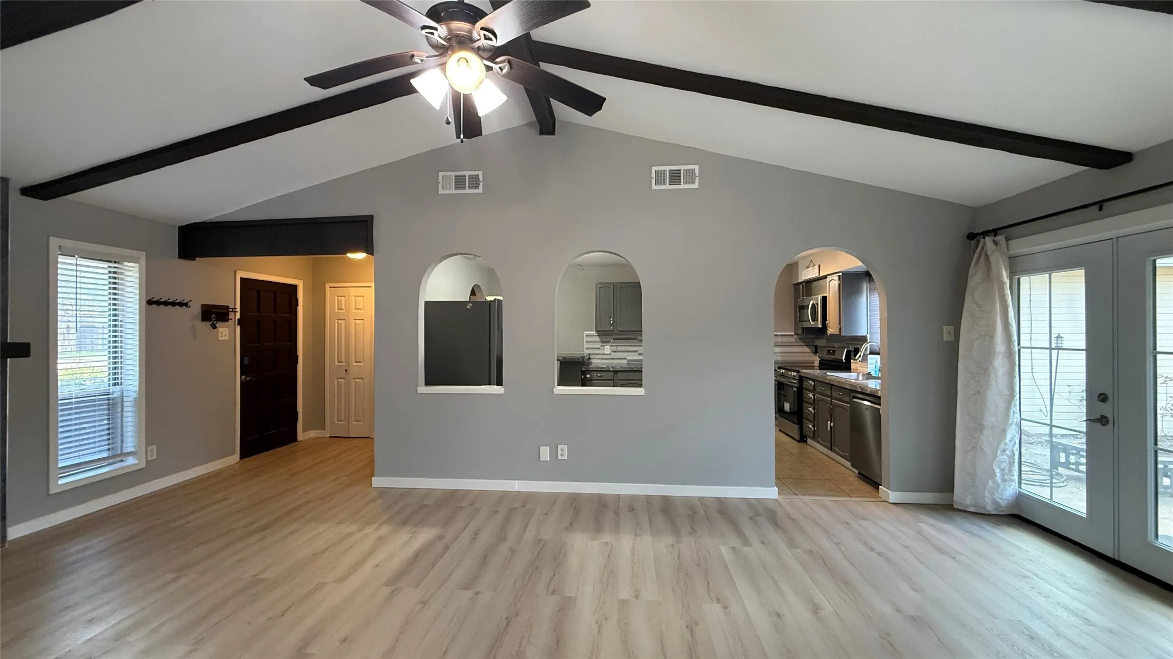 Single Family Residence For Rent in Dallas County , 5537 Jester Drive, Garland, Texas 75044, 3 Bedroom, 2 Bathroom, 2 Garage spaces, 1,334 Sqft, built in 1977, mls#21390924, Real Estate Agent in Garland, Homes For Rent in Dallas county, Homes For Rent in Garland, Realtor in Garland Texas, Real Estate Brokerage Independent Realty Texas, Luminita Cordes Realtor
