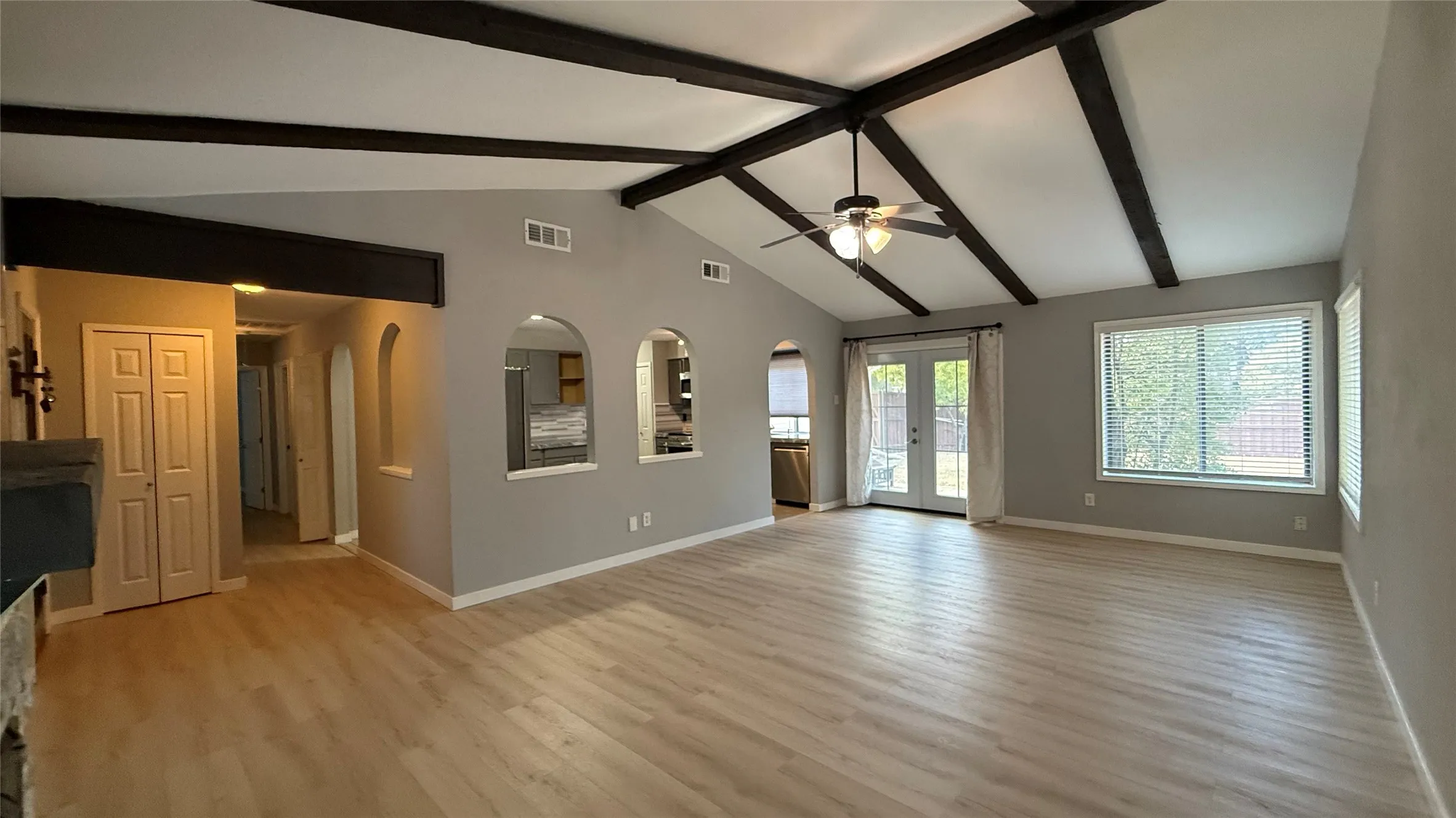 Single Family Residence For Rent in Dallas County , 5537 Jester Drive, Garland, Texas 75044, 3 Bedroom, 2 Bathroom, 2 Garage spaces, 1,334 Sqft, built in 1977, mls#21390924, Real Estate Agent in Garland, Homes For Rent in Dallas county, Homes For Rent in Garland, Realtor in Garland Texas, Real Estate Brokerage Independent Realty Texas, Luminita Cordes Realtor