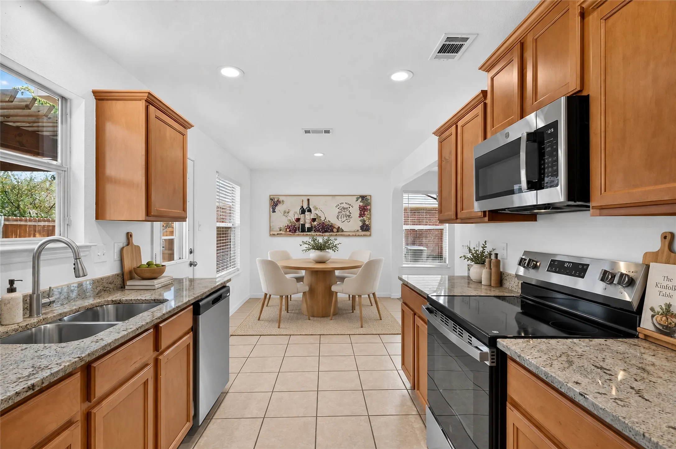 Single Family Residence For Sale in Denton County , 129 Maned Drive, Sanger, Texas 76266, 3 Bedroom, 2 Bathroom, 2 Garage spaces, 1,570 Sqft, built in 2005, mls#21385960, Real Estate Agent in Sanger, Homes For Sale in Denton county, Homes For Sale in Sanger, Realtor in Sanger Texas, Real Estate Brokerage Independent Realty Texas, Luminita Cordes Realtor