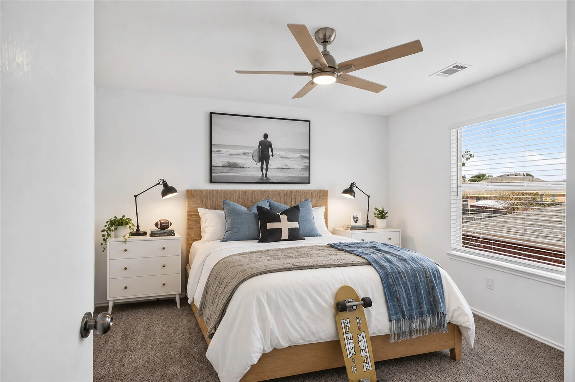 Single Family Residence For Sale in Denton County , 129 Maned Drive, Sanger, Texas 76266, 3 Bedroom, 2 Bathroom, 2 Garage spaces, 1,570 Sqft, built in 2005, mls#21385960, Real Estate Agent in Sanger, Homes For Sale in Denton county, Homes For Sale in Sanger, Realtor in Sanger Texas, Real Estate Brokerage Independent Realty Texas, Luminita Cordes Realtor