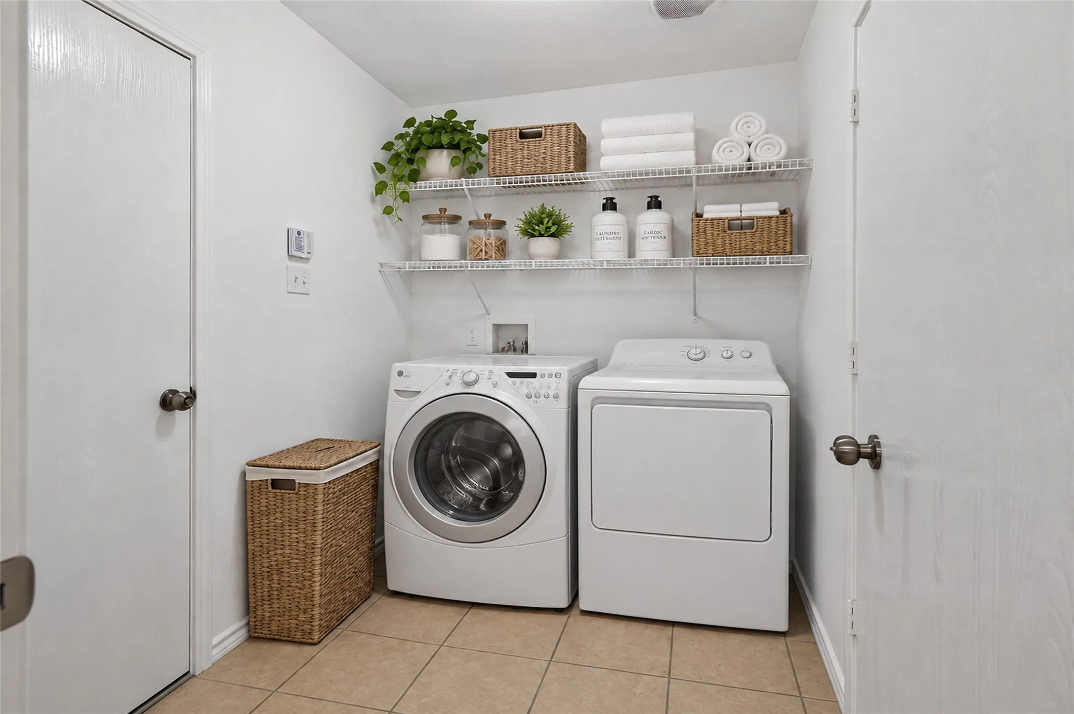 Single Family Residence For Sale in Denton County , 129 Maned Drive, Sanger, Texas 76266, 3 Bedroom, 2 Bathroom, 2 Garage spaces, 1,570 Sqft, built in 2005, mls#21385960, Real Estate Agent in Sanger, Homes For Sale in Denton county, Homes For Sale in Sanger, Realtor in Sanger Texas, Real Estate Brokerage Independent Realty Texas, Luminita Cordes Realtor
