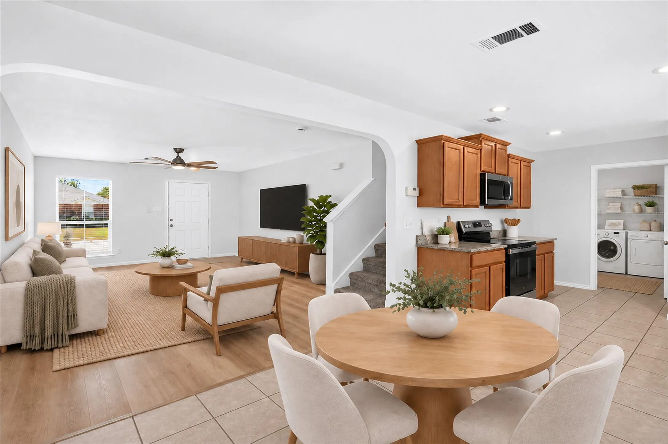 Single Family Residence For Sale in Denton County , 129 Maned Drive, Sanger, Texas 76266, 3 Bedroom, 2 Bathroom, 2 Garage spaces, 1,570 Sqft, built in 2005, mls#21385960, Real Estate Agent in Sanger, Homes For Sale in Denton county, Homes For Sale in Sanger, Realtor in Sanger Texas, Real Estate Brokerage Independent Realty Texas, Luminita Cordes Realtor