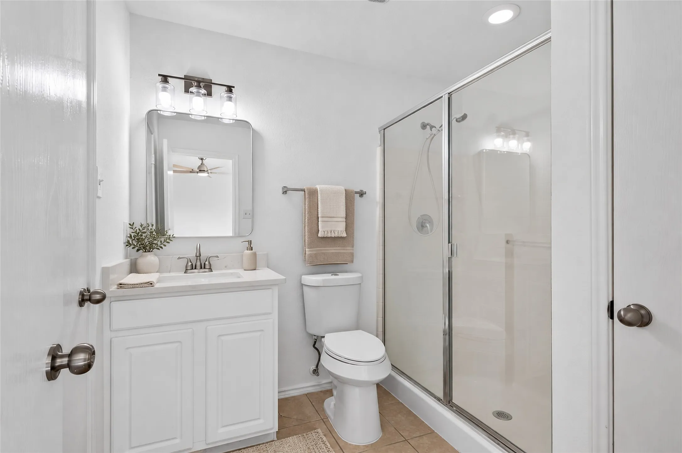 Single Family Residence For Sale in Denton County , 129 Maned Drive, Sanger, Texas 76266, 3 Bedroom, 2 Bathroom, 2 Garage spaces, 1,570 Sqft, built in 2005, mls#21385960, Real Estate Agent in Sanger, Homes For Sale in Denton county, Homes For Sale in Sanger, Realtor in Sanger Texas, Real Estate Brokerage Independent Realty Texas, Luminita Cordes Realtor