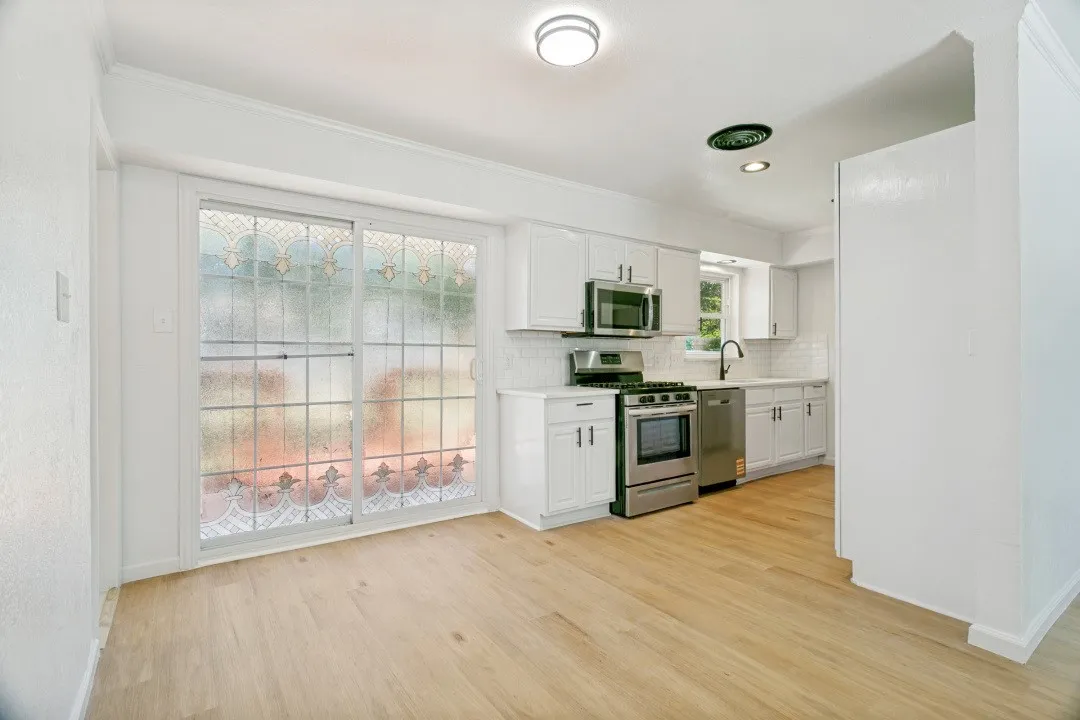 Single Family Residence For Rent in Tarrant County , 748 Oak Drive, Hurst, Texas 76053, 3 Bedroom, 2 Bathroom, 1 Garage spaces, 1,333 Sqft, built in 1958, mls#21391031, Real Estate Agent in Hurst, Homes For Rent in Tarrant county, Homes For Rent in Hurst, Realtor in Hurst Texas, Real Estate Brokerage Independent Realty Texas, Luminita Cordes Realtor