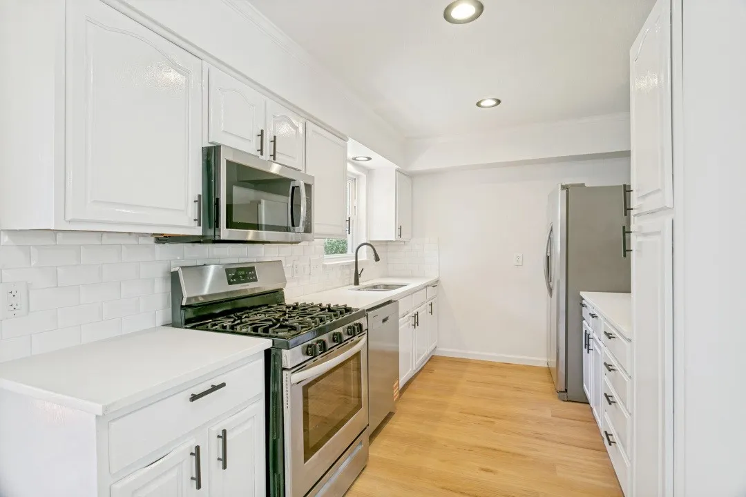 Single Family Residence For Rent in Tarrant County , 748 Oak Drive, Hurst, Texas 76053, 3 Bedroom, 2 Bathroom, 1 Garage spaces, 1,333 Sqft, built in 1958, mls#21391031, Real Estate Agent in Hurst, Homes For Rent in Tarrant county, Homes For Rent in Hurst, Realtor in Hurst Texas, Real Estate Brokerage Independent Realty Texas, Luminita Cordes Realtor