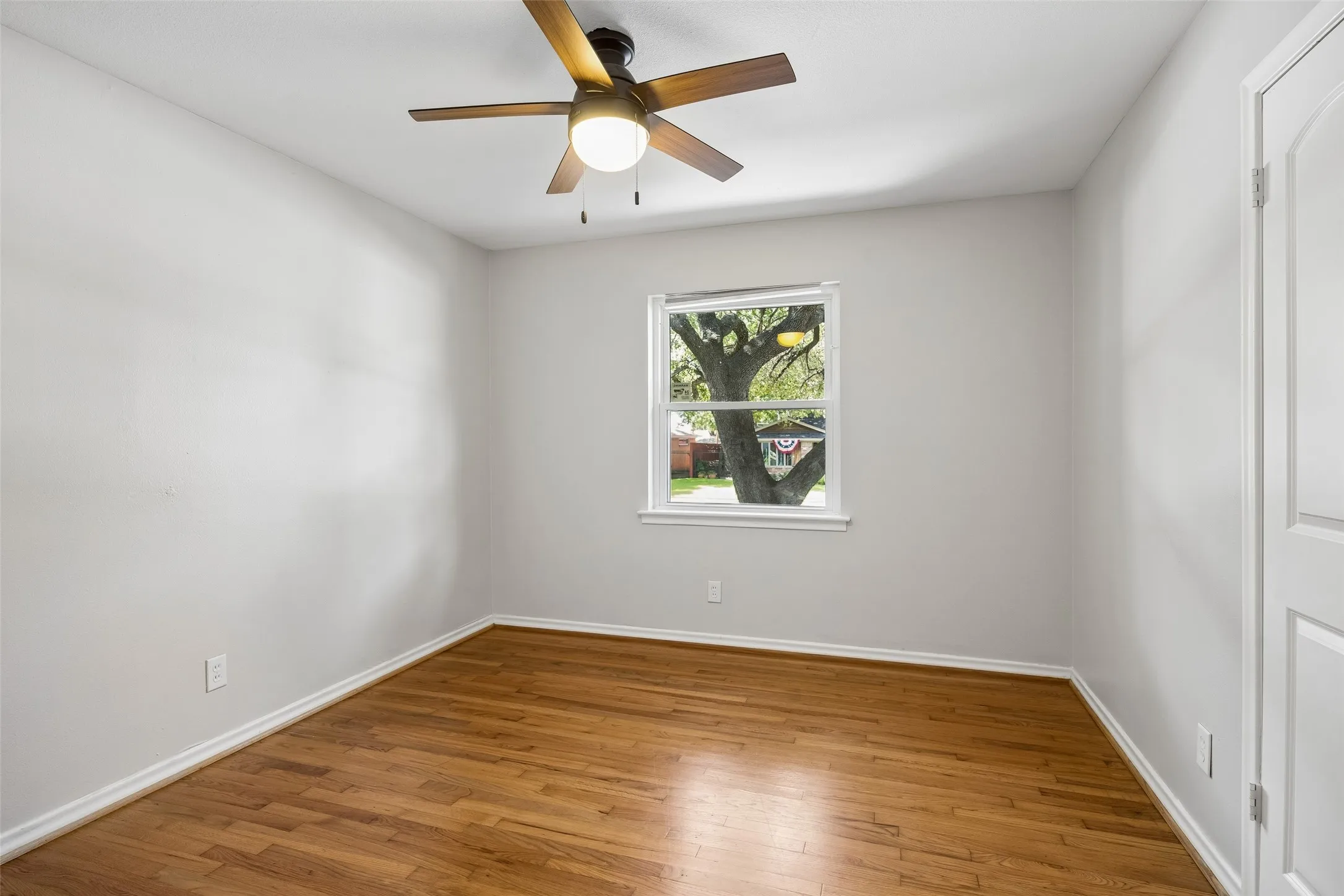 Single Family Residence For Rent in Dallas County , 2351 Saint Francis Avenue, Dallas, Texas 75228, 3 Bedroom, 2 Bathroom, 2 Garage spaces, 1,918 Sqft, built in 1961, mls#21391030, Real Estate Agent in Dallas, Homes For Rent in Dallas county, Homes For Rent in Dallas, Realtor in Dallas Texas, Real Estate Brokerage Independent Realty Texas, Luminita Cordes Realtor