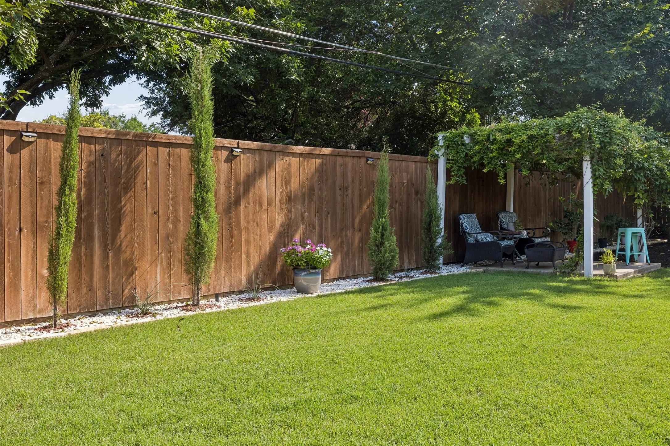 Single Family Residence For Rent in Dallas County , 2351 Saint Francis Avenue, Dallas, Texas 75228, 3 Bedroom, 2 Bathroom, 2 Garage spaces, 1,918 Sqft, built in 1961, mls#21391030, Real Estate Agent in Dallas, Homes For Rent in Dallas county, Homes For Rent in Dallas, Realtor in Dallas Texas, Real Estate Brokerage Independent Realty Texas, Luminita Cordes Realtor