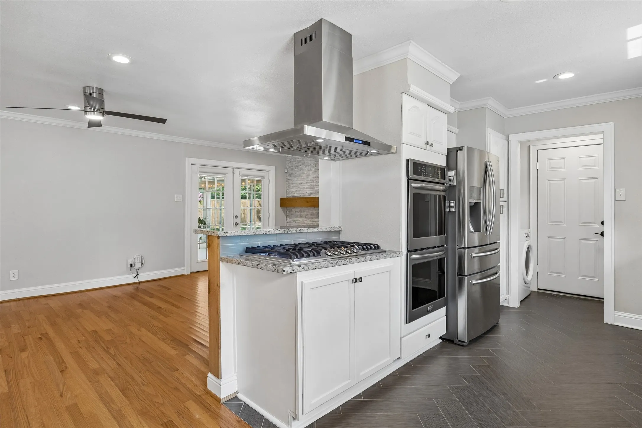 Single Family Residence For Rent in Dallas County , 2351 Saint Francis Avenue, Dallas, Texas 75228, 3 Bedroom, 2 Bathroom, 2 Garage spaces, 1,918 Sqft, built in 1961, mls#21391030, Real Estate Agent in Dallas, Homes For Rent in Dallas county, Homes For Rent in Dallas, Realtor in Dallas Texas, Real Estate Brokerage Independent Realty Texas, Luminita Cordes Realtor