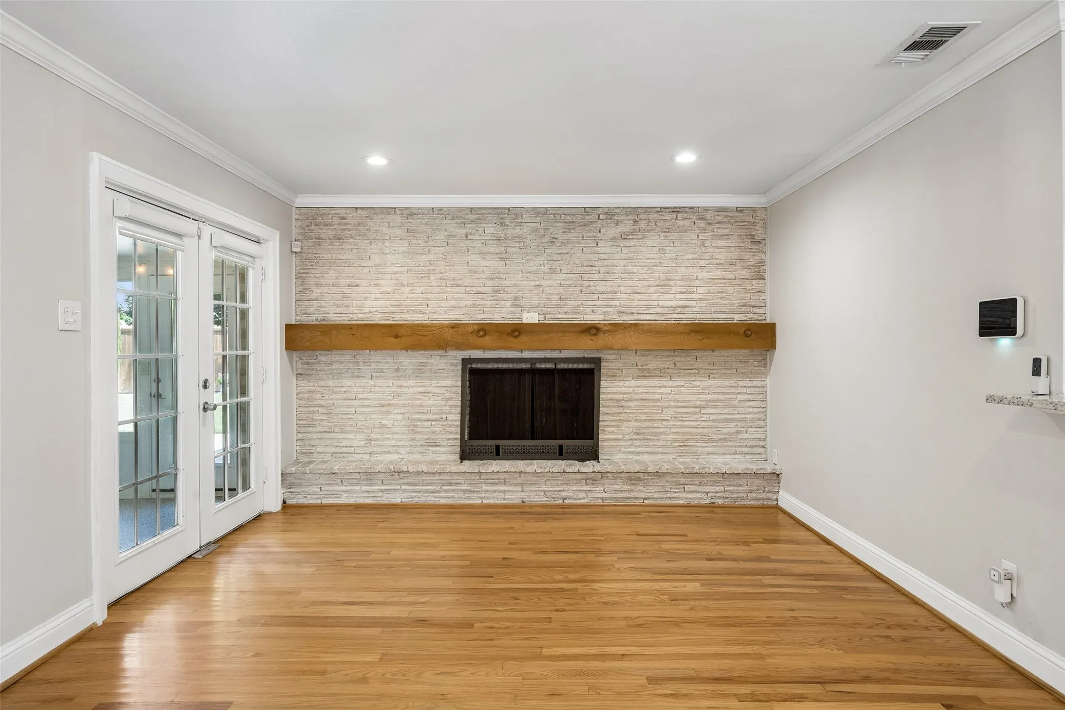 Single Family Residence For Rent in Dallas County , 2351 Saint Francis Avenue, Dallas, Texas 75228, 3 Bedroom, 2 Bathroom, 2 Garage spaces, 1,918 Sqft, built in 1961, mls#21391030, Real Estate Agent in Dallas, Homes For Rent in Dallas county, Homes For Rent in Dallas, Realtor in Dallas Texas, Real Estate Brokerage Independent Realty Texas, Luminita Cordes Realtor