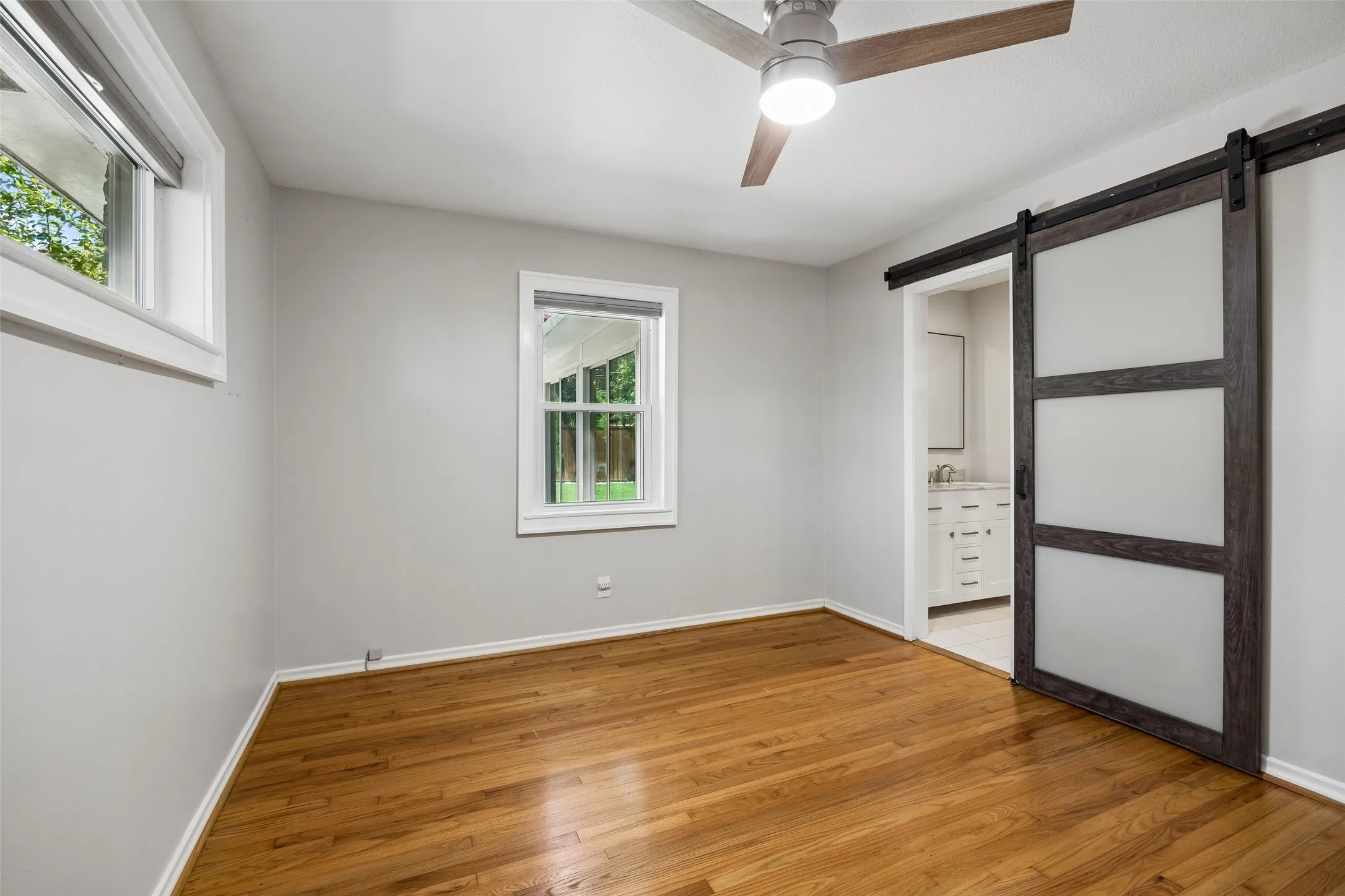 Single Family Residence For Rent in Dallas County , 2351 Saint Francis Avenue, Dallas, Texas 75228, 3 Bedroom, 2 Bathroom, 2 Garage spaces, 1,918 Sqft, built in 1961, mls#21391030, Real Estate Agent in Dallas, Homes For Rent in Dallas county, Homes For Rent in Dallas, Realtor in Dallas Texas, Real Estate Brokerage Independent Realty Texas, Luminita Cordes Realtor