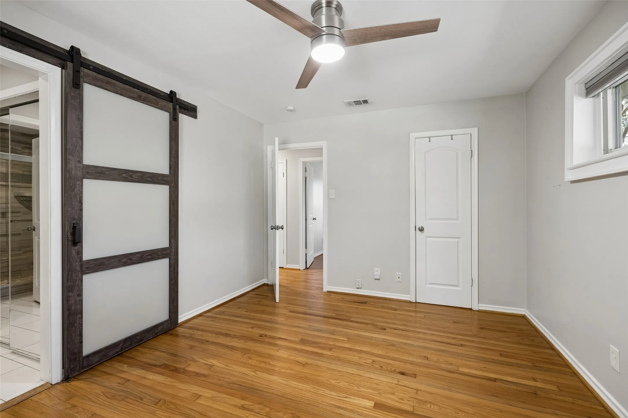 Single Family Residence For Rent in Dallas County , 2351 Saint Francis Avenue, Dallas, Texas 75228, 3 Bedroom, 2 Bathroom, 2 Garage spaces, 1,918 Sqft, built in 1961, mls#21391030, Real Estate Agent in Dallas, Homes For Rent in Dallas county, Homes For Rent in Dallas, Realtor in Dallas Texas, Real Estate Brokerage Independent Realty Texas, Luminita Cordes Realtor