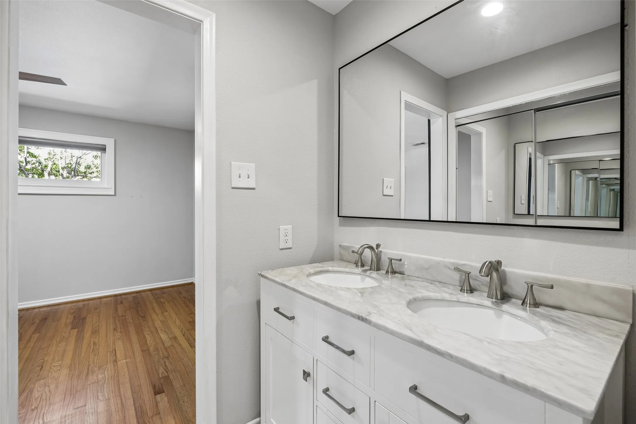 Single Family Residence For Rent in Dallas County , 2351 Saint Francis Avenue, Dallas, Texas 75228, 3 Bedroom, 2 Bathroom, 2 Garage spaces, 1,918 Sqft, built in 1961, mls#21391030, Real Estate Agent in Dallas, Homes For Rent in Dallas county, Homes For Rent in Dallas, Realtor in Dallas Texas, Real Estate Brokerage Independent Realty Texas, Luminita Cordes Realtor
