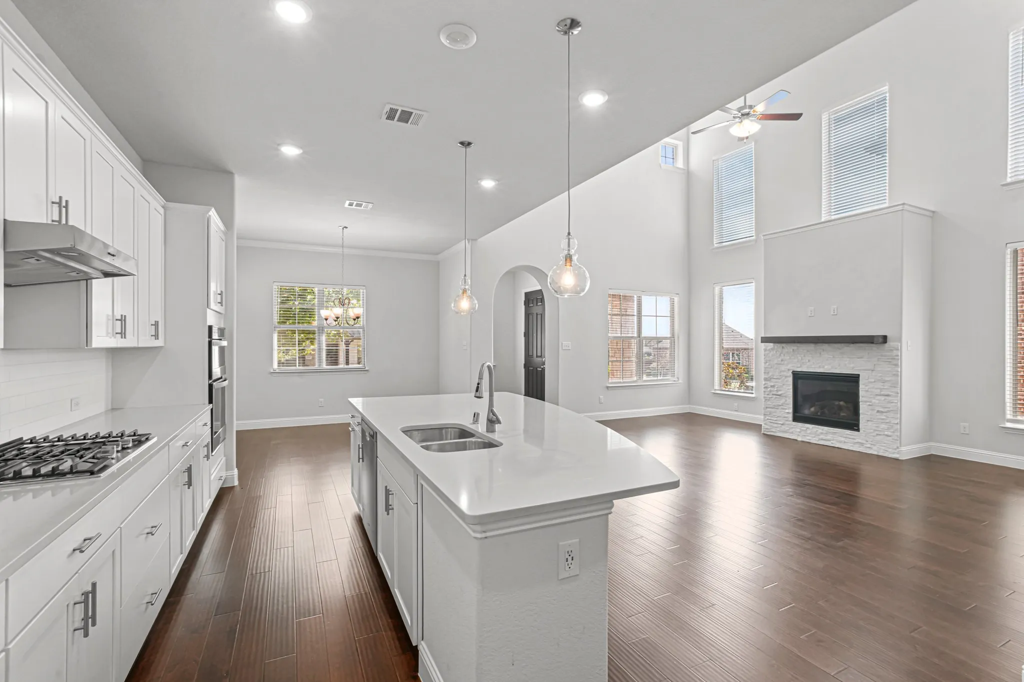 Single Family Residence For Rent in Collin County , 17848 Bottlebrush Drive, Dallas, Texas 75252, 4 Bedroom, 4 Bathroom, 2 Garage spaces, 2,512 Sqft, built in 2019, mls#21389815, Real Estate Agent in Dallas, Homes For Rent in Collin county, Homes For Rent in Dallas, Realtor in Dallas Texas, Real Estate Brokerage Independent Realty Texas, Luminita Cordes Realtor