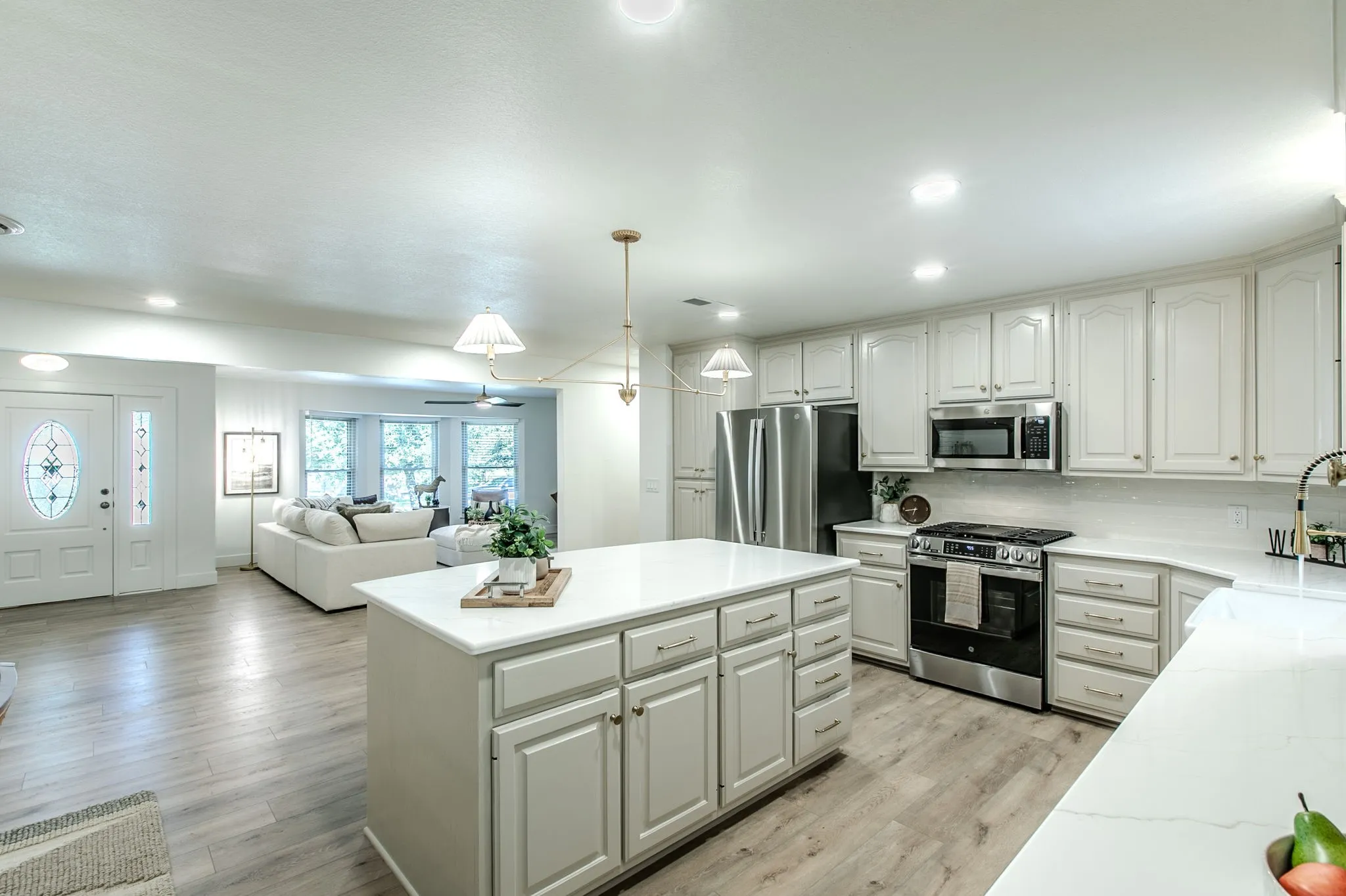 Single Family Residence For Sale in Mc Lennan County , 5220 Lake Charles Drive, Waco, Texas 76710, 4 Bedroom, 3 Bathroom, 2 Garage spaces, 2,215 Sqft, built in 1963, mls#21389806, Real Estate Agent in Waco, Homes For Sale in Mc Lennan county, Homes For Sale in Waco, Realtor in Waco Texas, Real Estate Brokerage Independent Realty Texas, Luminita Cordes Realtor